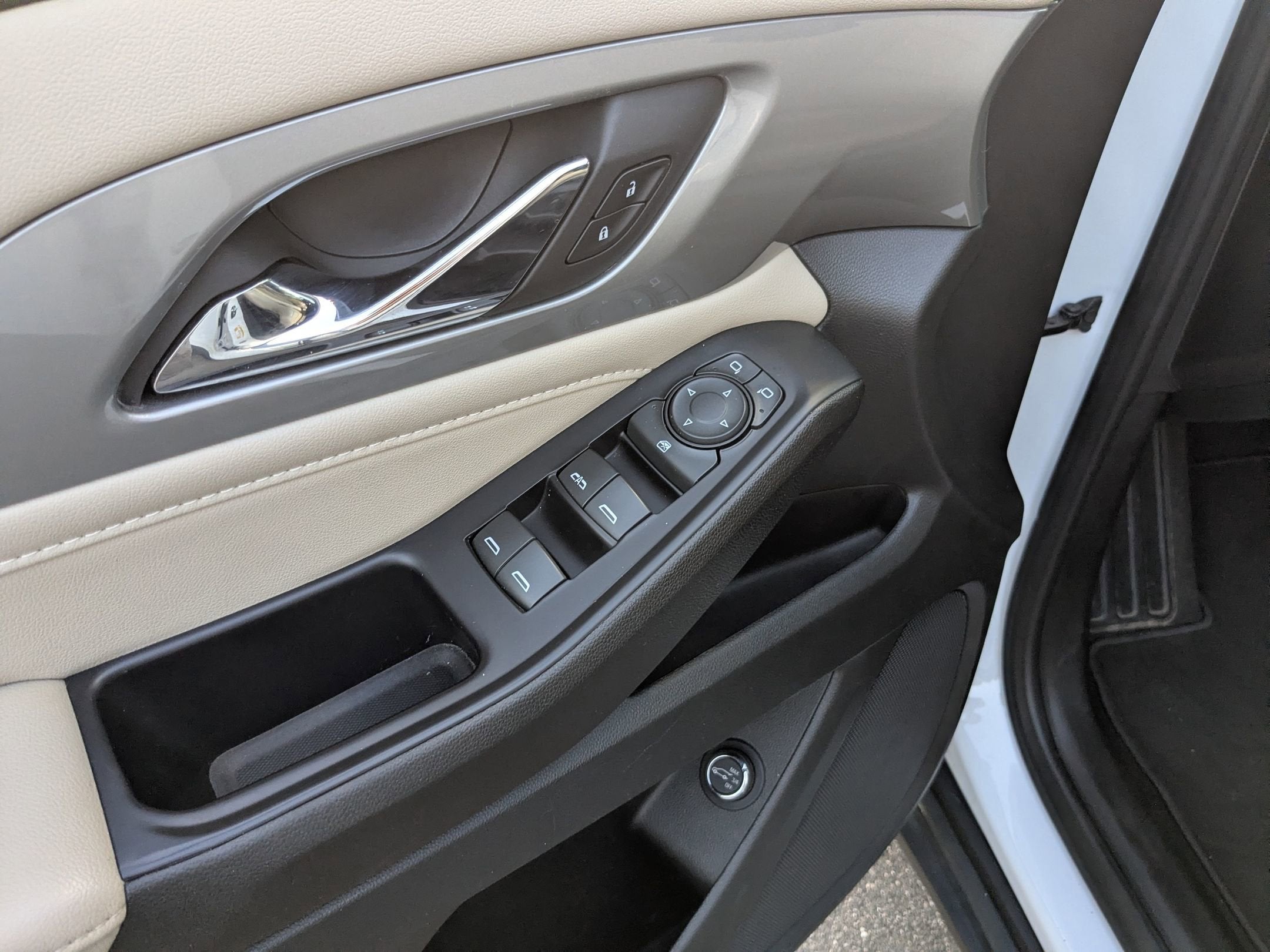 2022 Chevrolet Traverse LT Leather