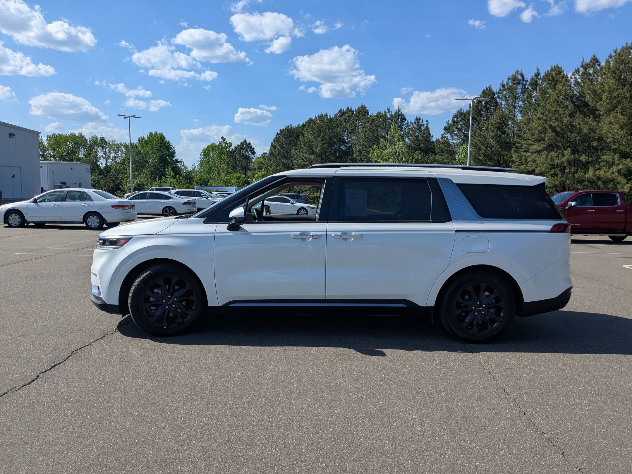 2024 Kia Carnival SX