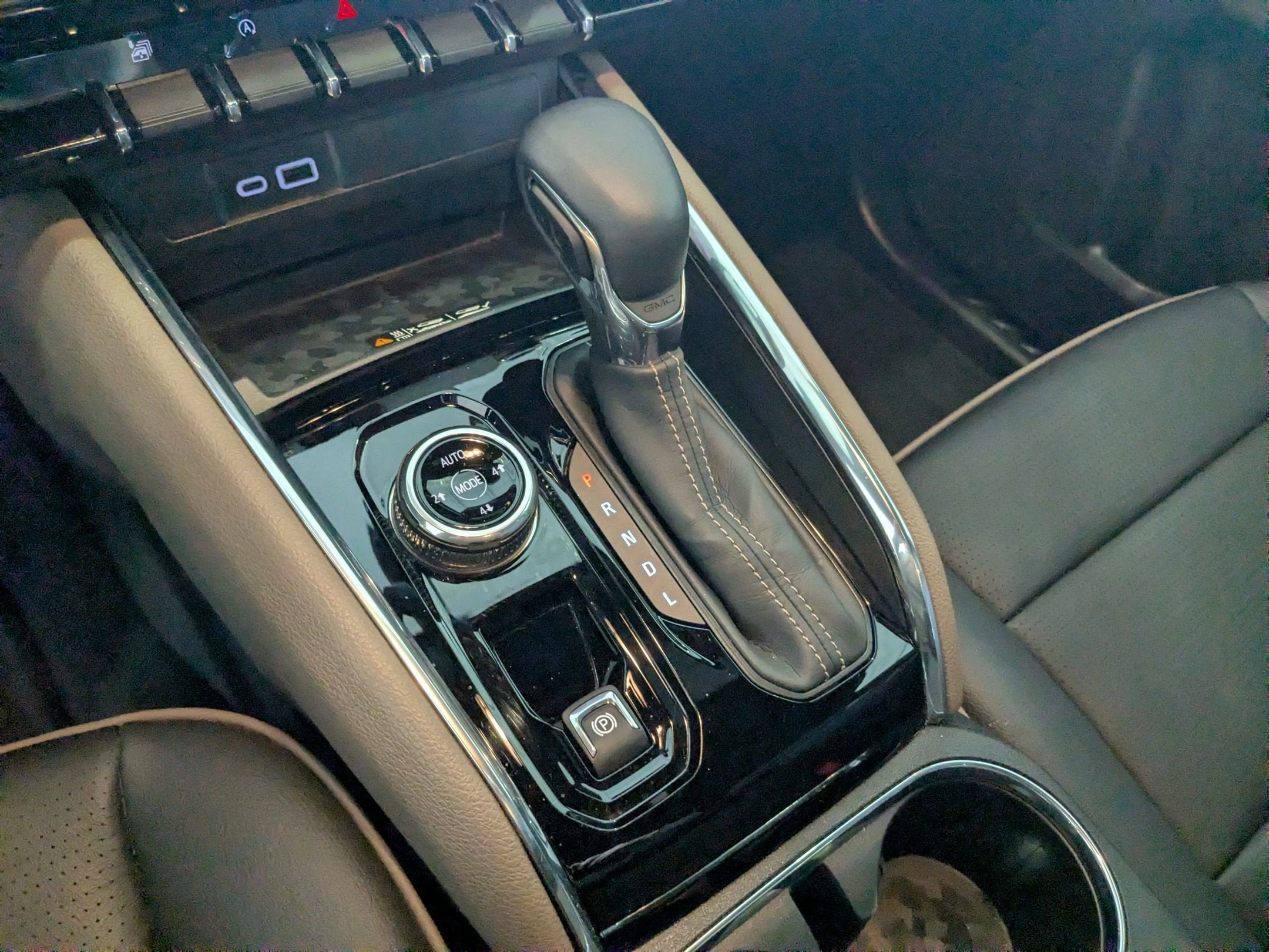 2024 GMC Canyon 4WD Denali