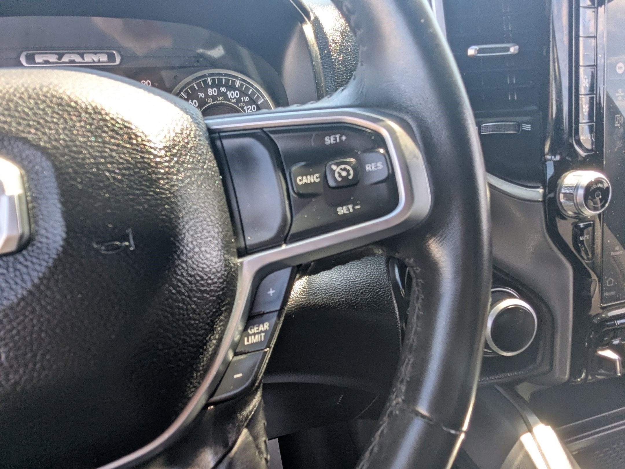 2024 RAM 1500 Big Horn Crew Cab 4x4 5'7' Box