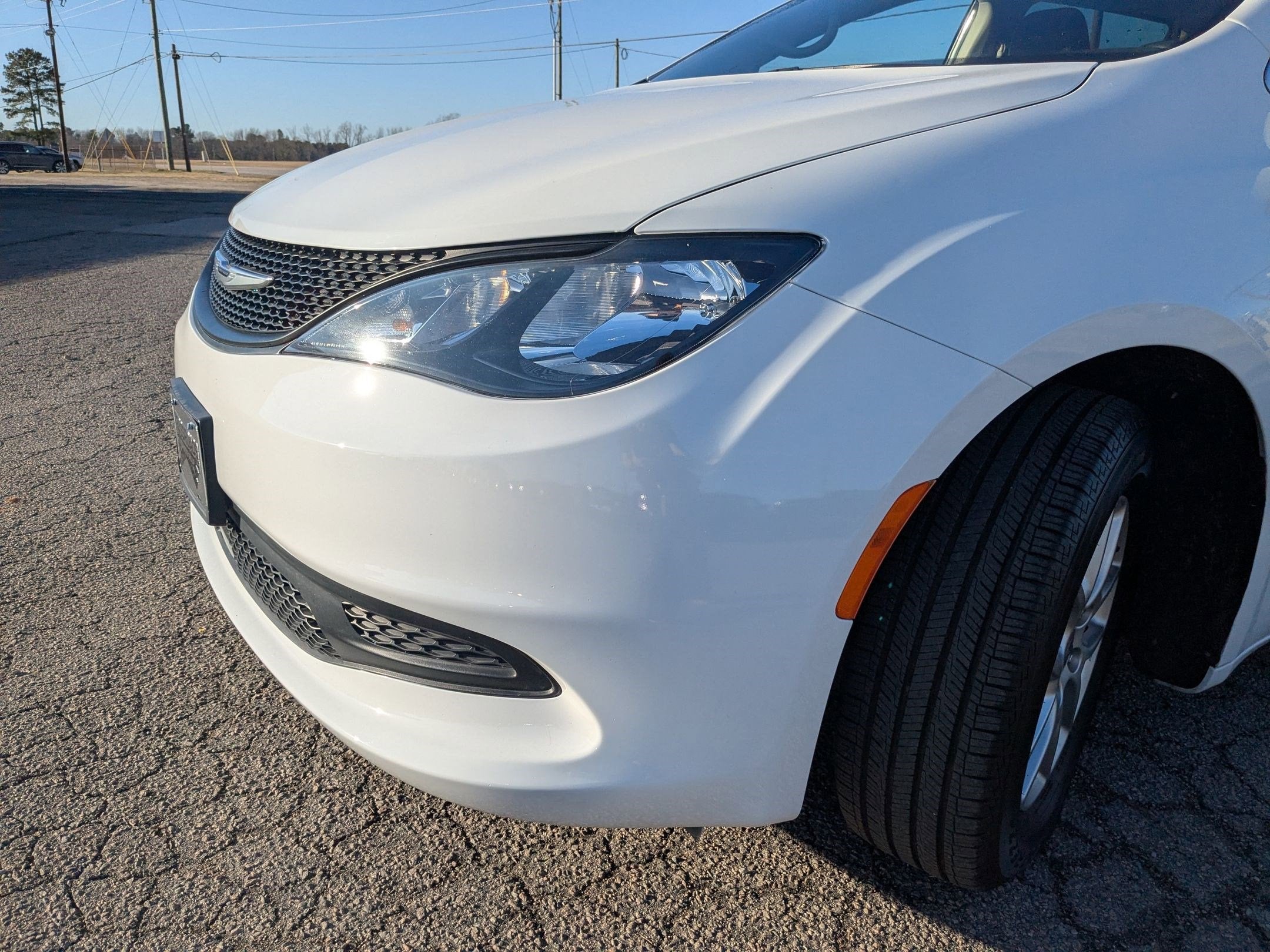 2023 Chrysler Voyager LX