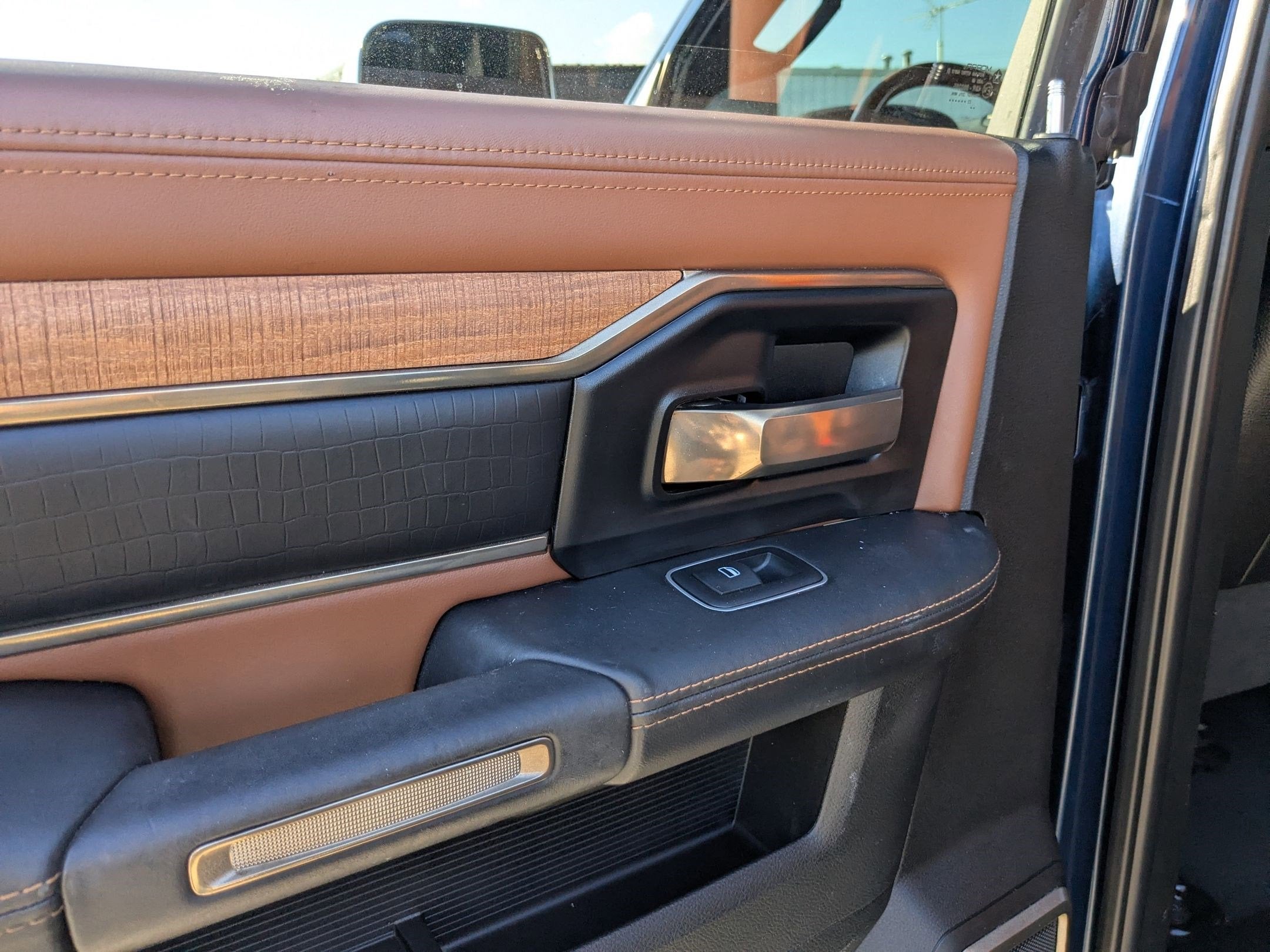 2022 RAM 3500 Limited Longhorn Crew Cab 4x4 8' Box