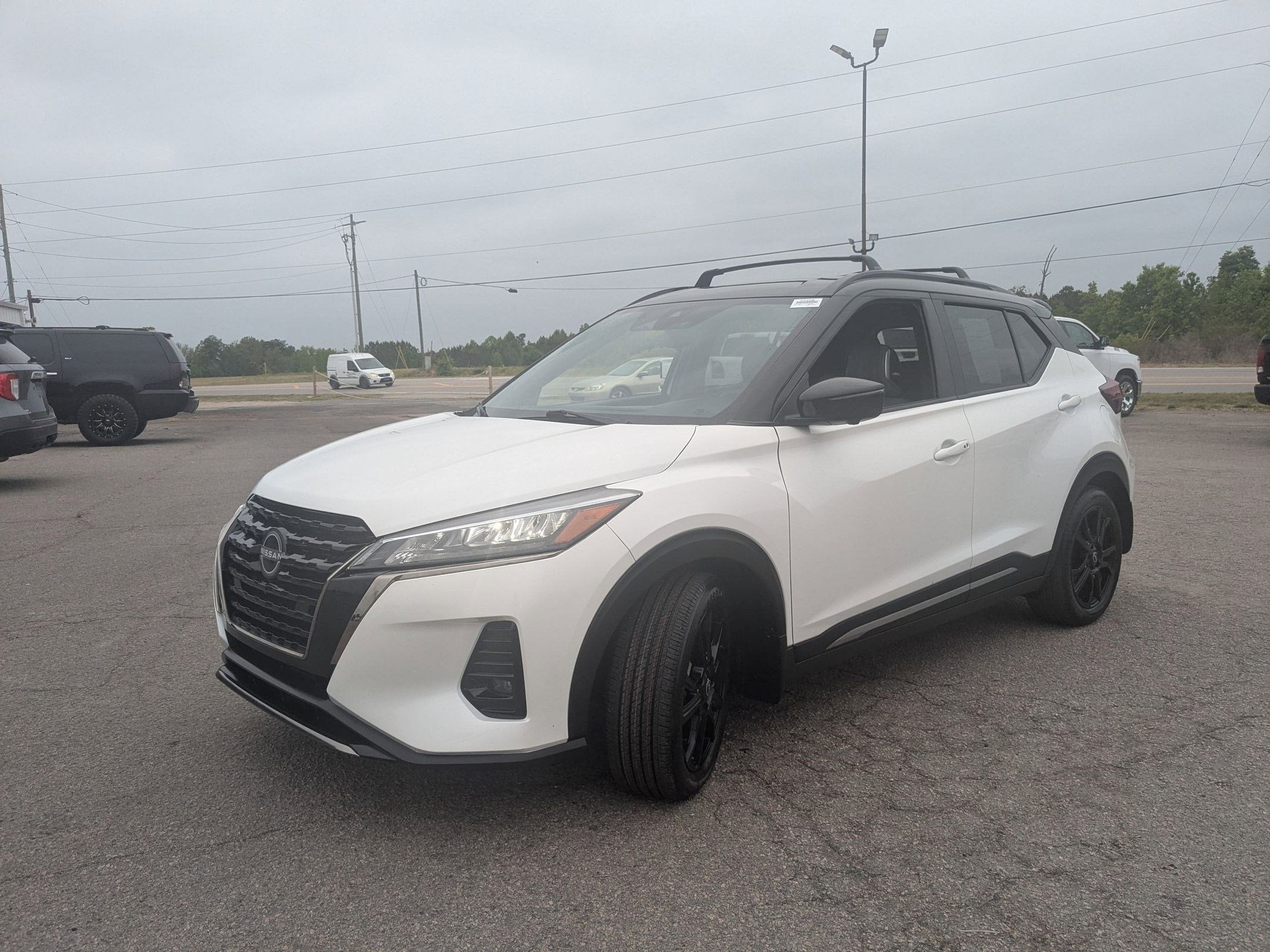 2024 Nissan Kicks SR Xtronic CVT