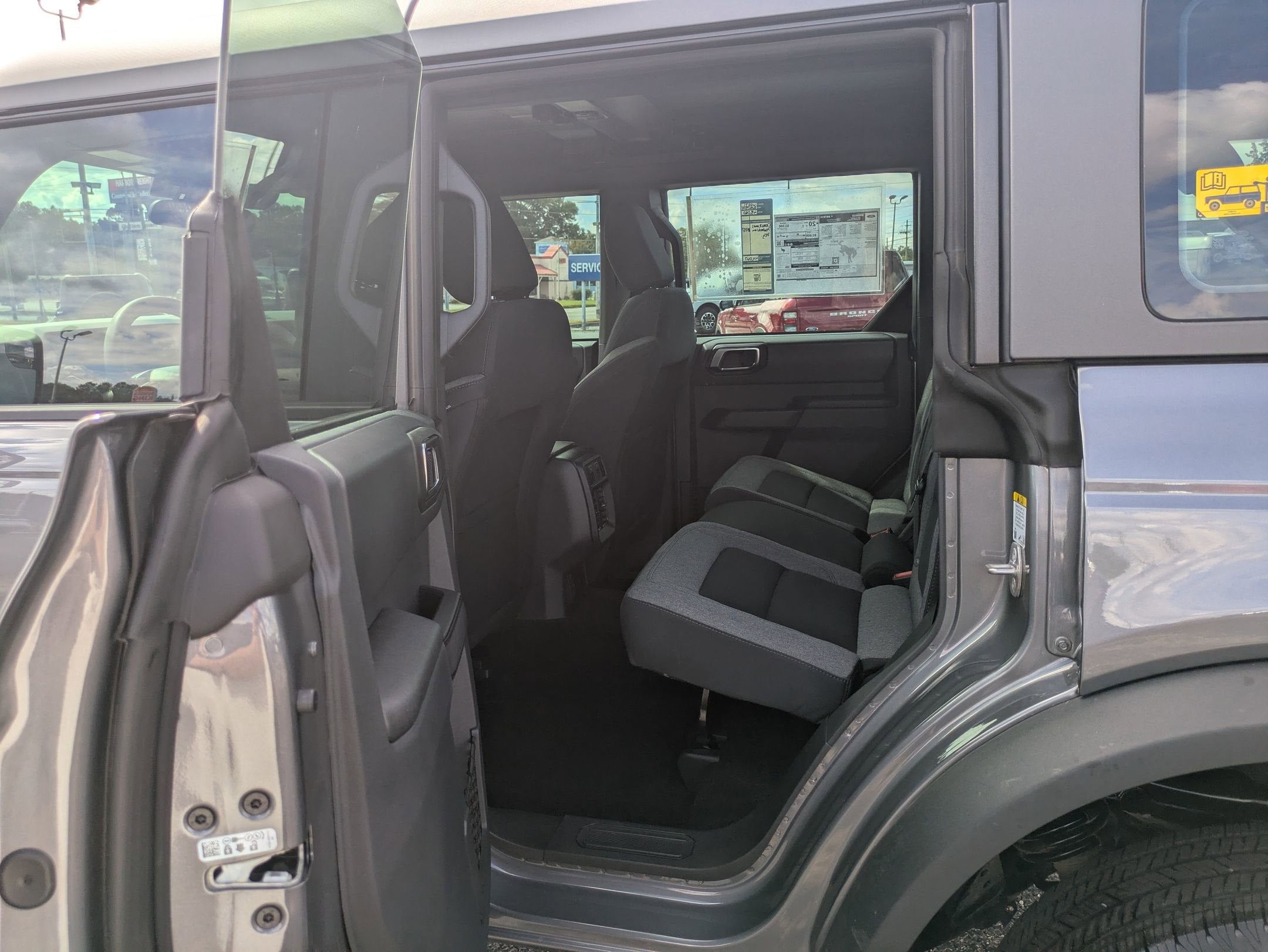 2025 Ford Bronco Base - Crossroads Courtesy Demo