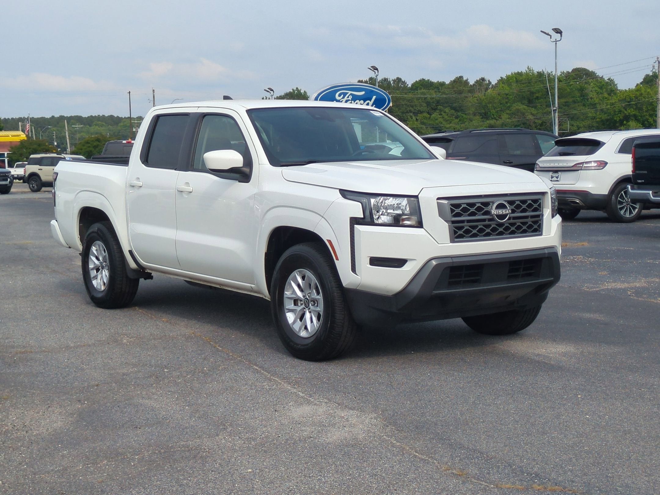2024 Nissan Frontier SV