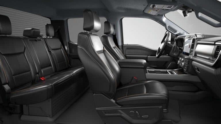 2026 Ford Super Duty F-550 DRW Lariat DRW