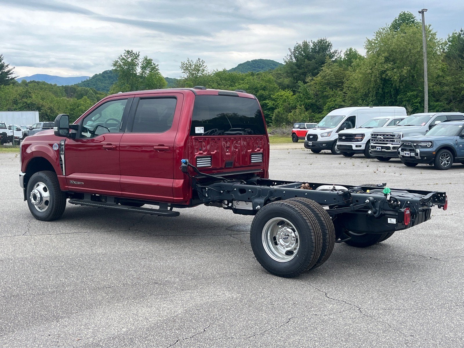 2026 Ford Super Duty F-350 DRW Lariat DRW