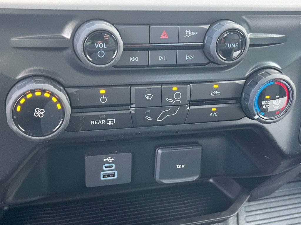 2025 Ford Super Duty F-600 DRW XLT