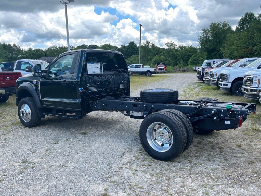 2025 Ford Super Duty F-600 DRW XLT