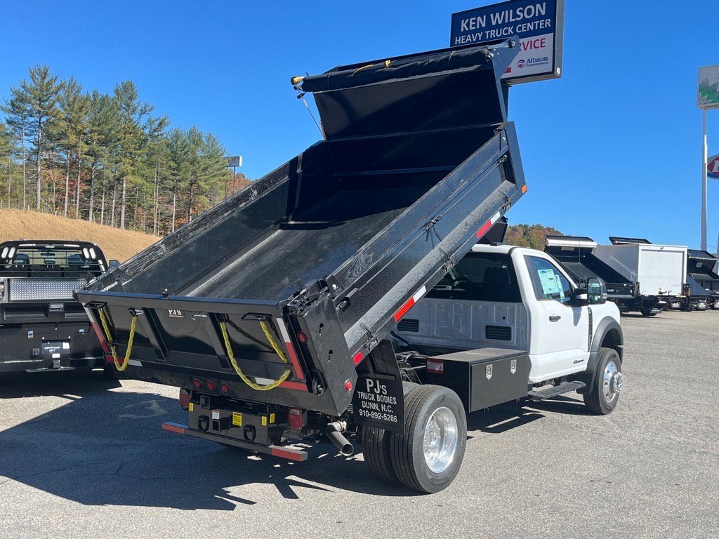 2025 Ford Super Duty F-600 DRW XLT