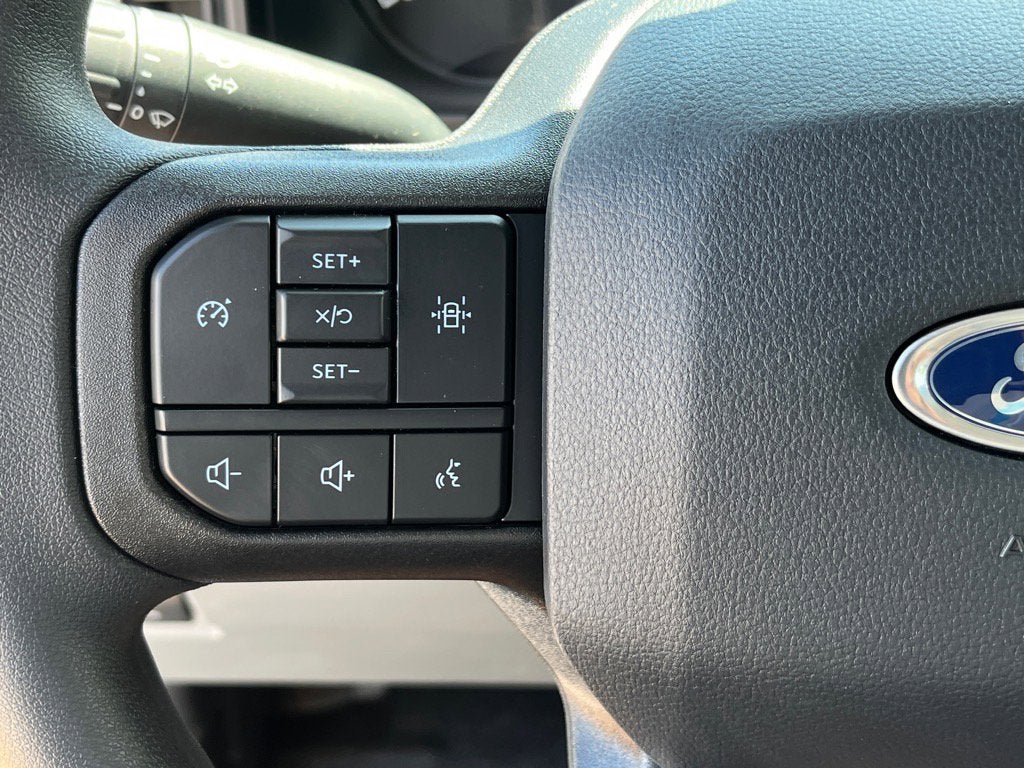 2025 Ford Super Duty F-600 DRW XL