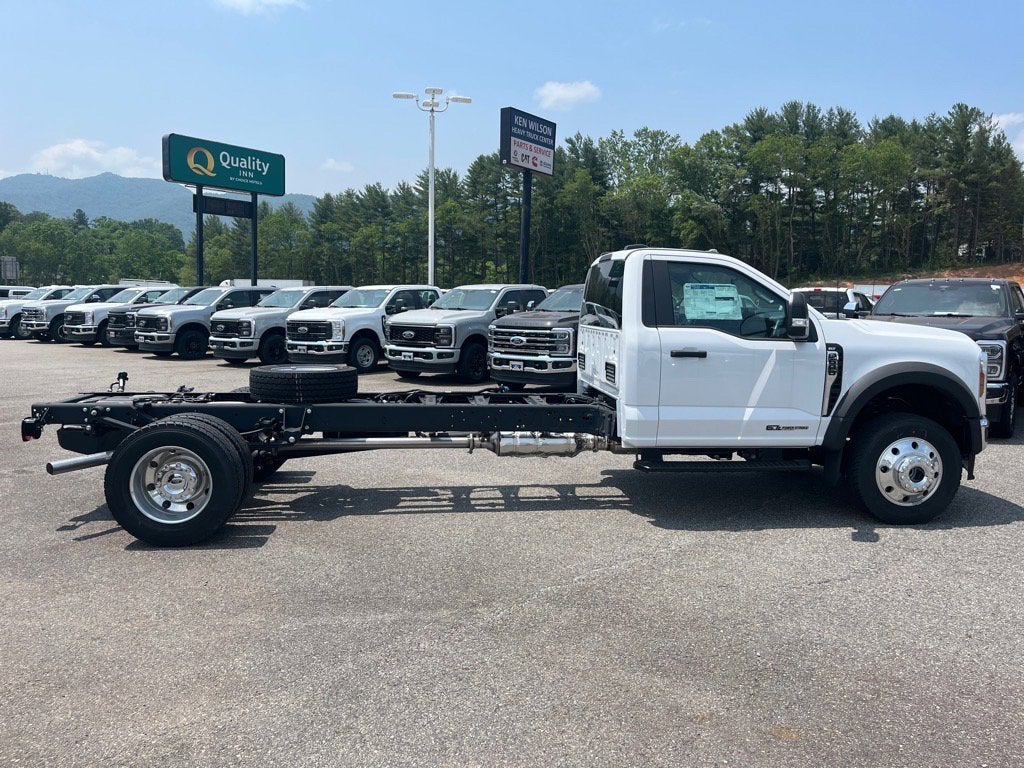 2025 Ford Super Duty F-600 DRW XLT