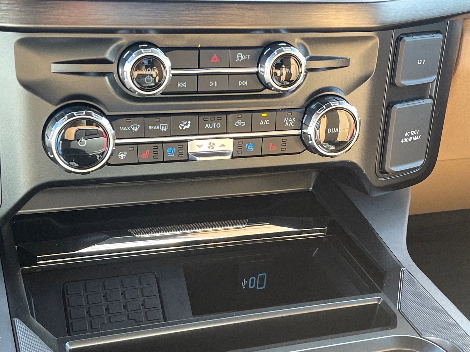 2026 Ford Super Duty F-550 DRW Lariat DRW