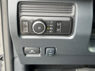 2026 Ford Super Duty F-550 DRW Lariat DRW