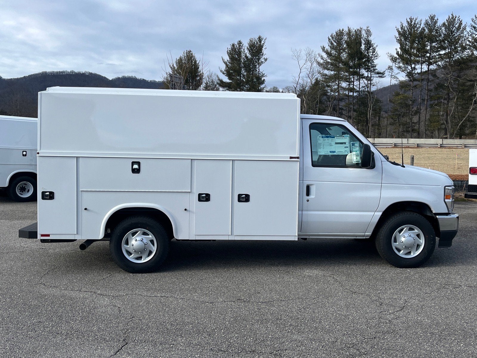 2026 Ford E-Series Cutaway Base Cutaway