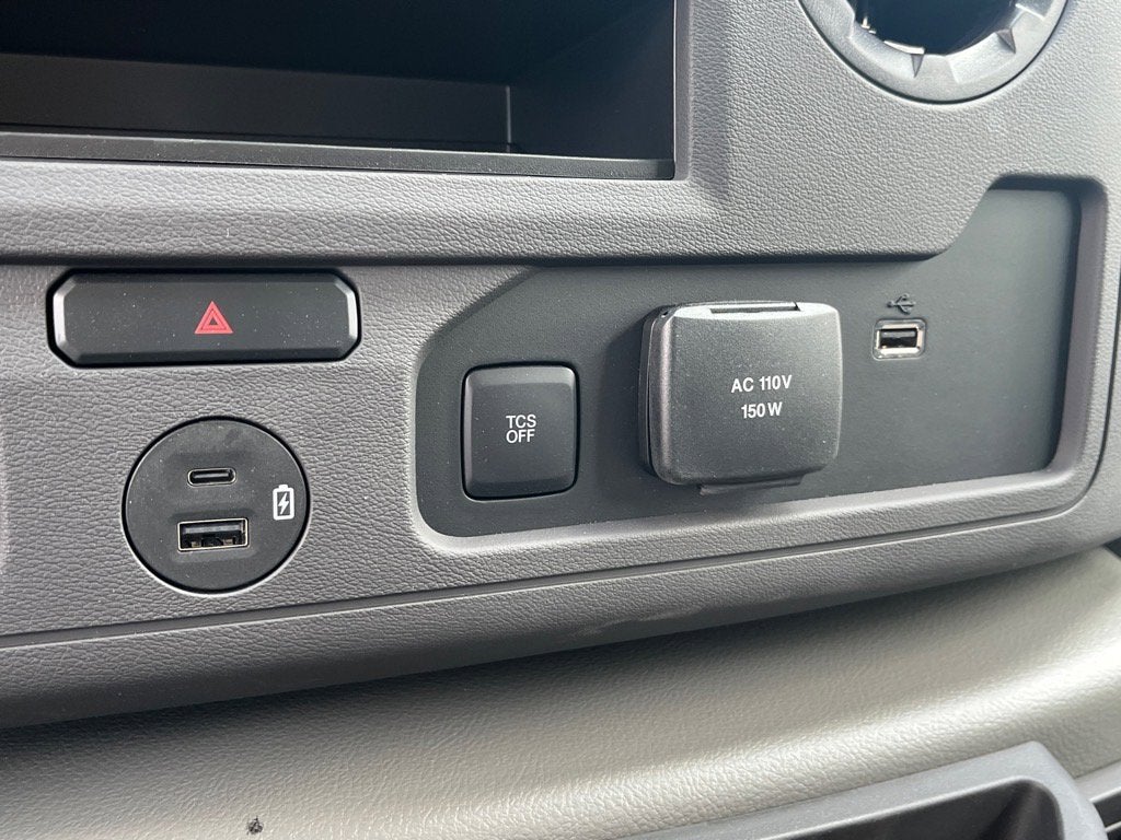 2025 Ford E-Series Cutaway E-350 SRW