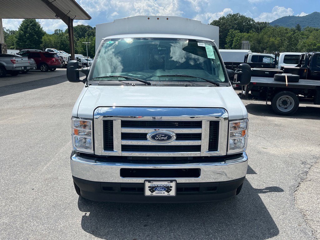 2025 Ford E-Series Cutaway E-350 SRW