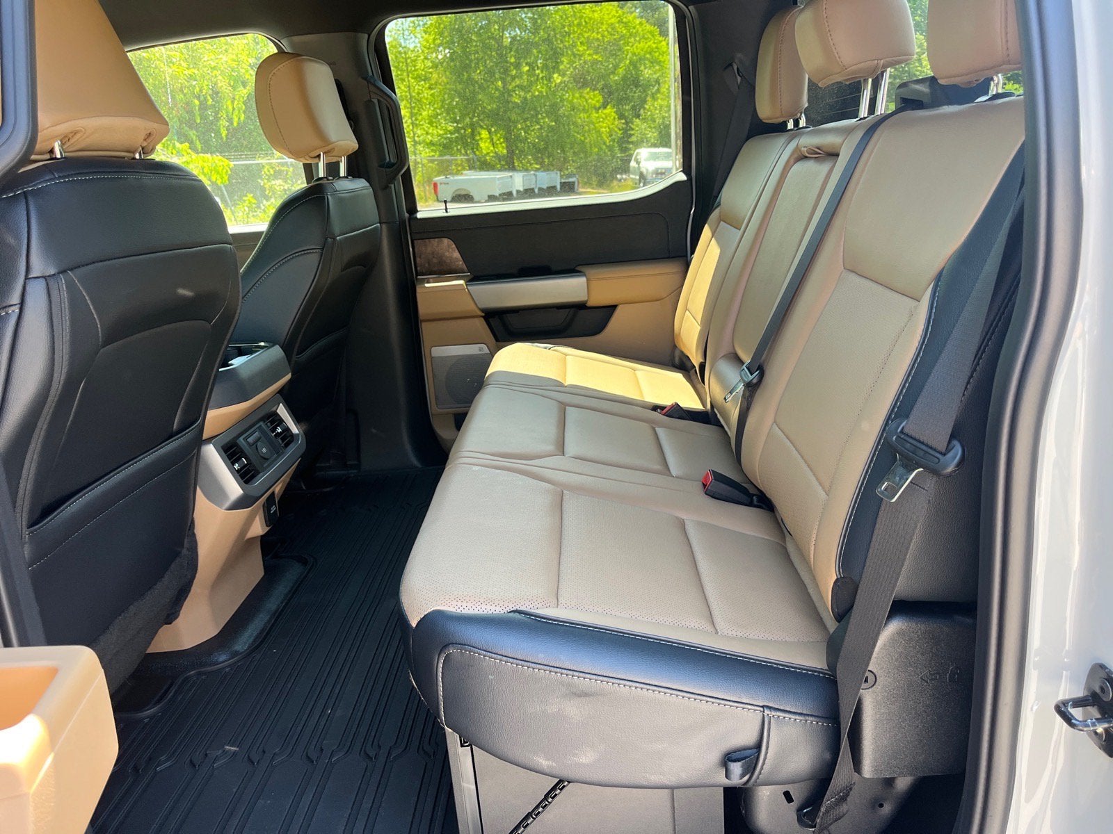 2026 Ford Super Duty F-350 SRW LARIAT
