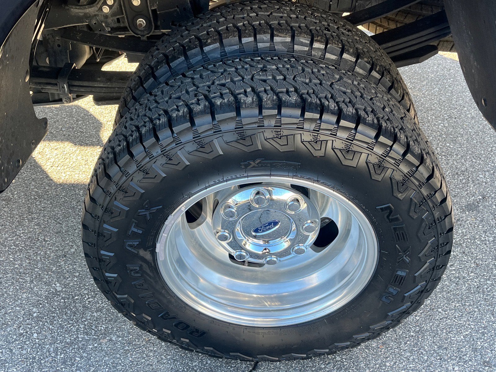 2024 Ford Super Duty F-350 DRW LARIAT