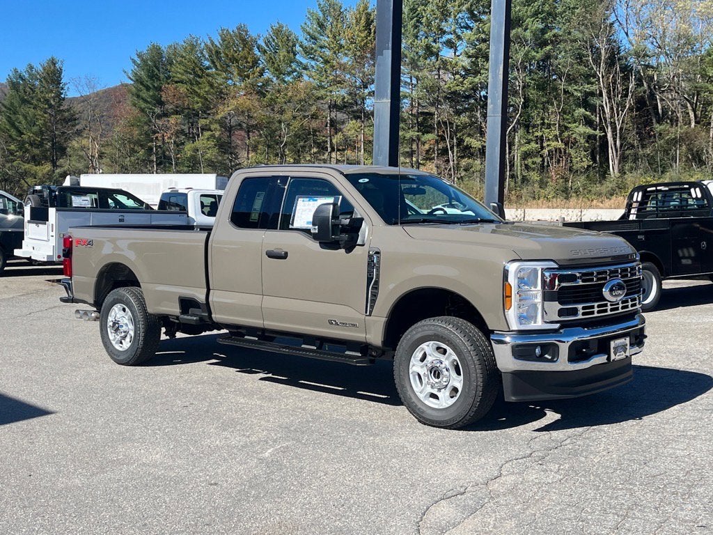 2026 Ford Super Duty F-350 SRW XLT