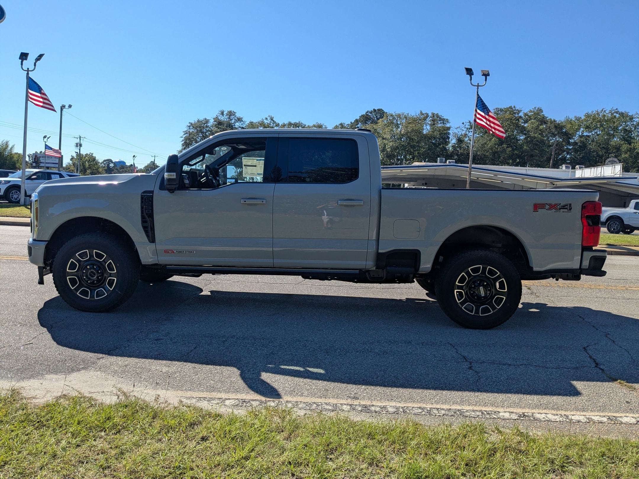 2025 Ford Super Duty F-250 SRW F-250® Platinum®