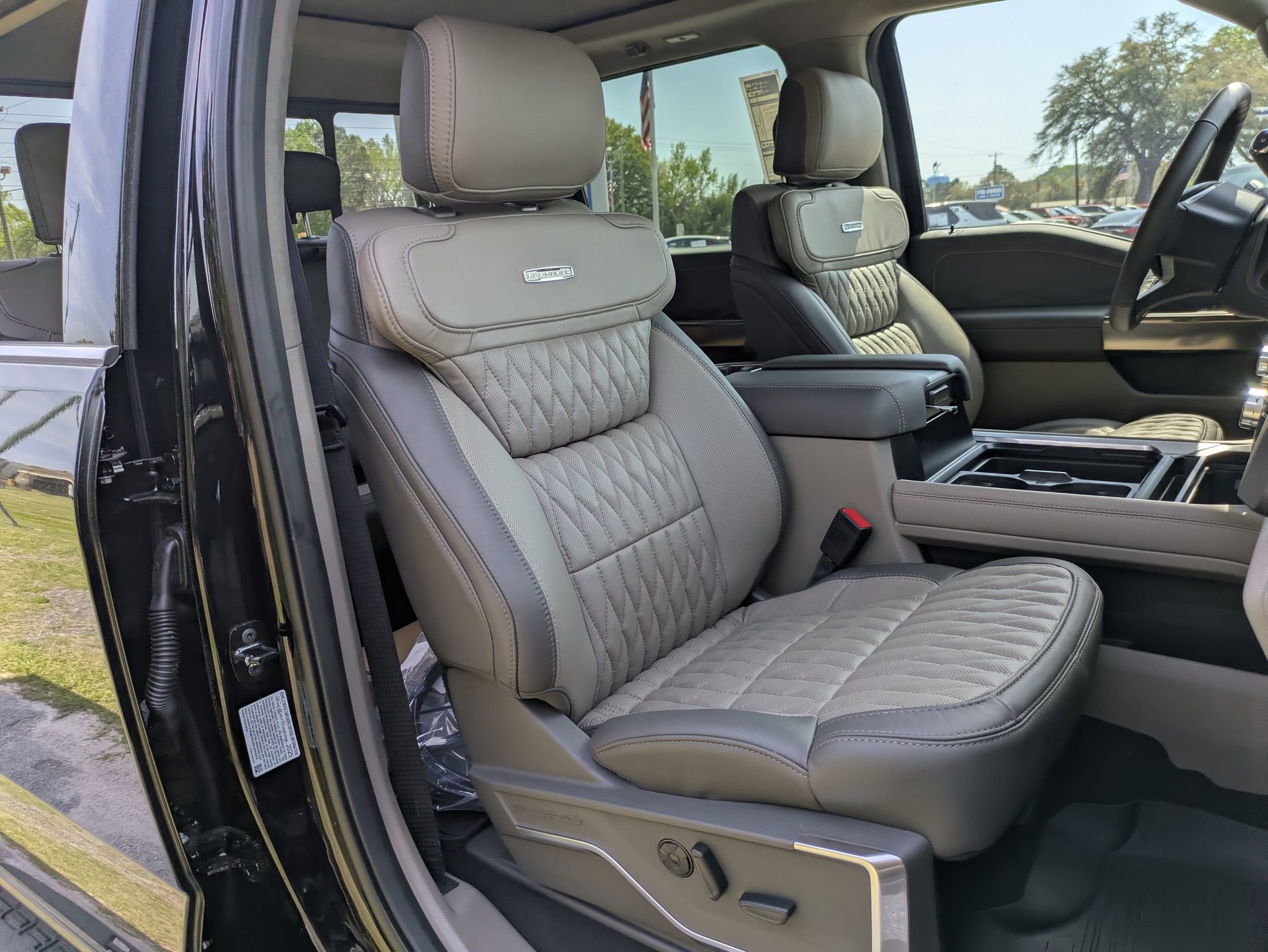 2026 Ford Super Duty F-350 SRW Platinum