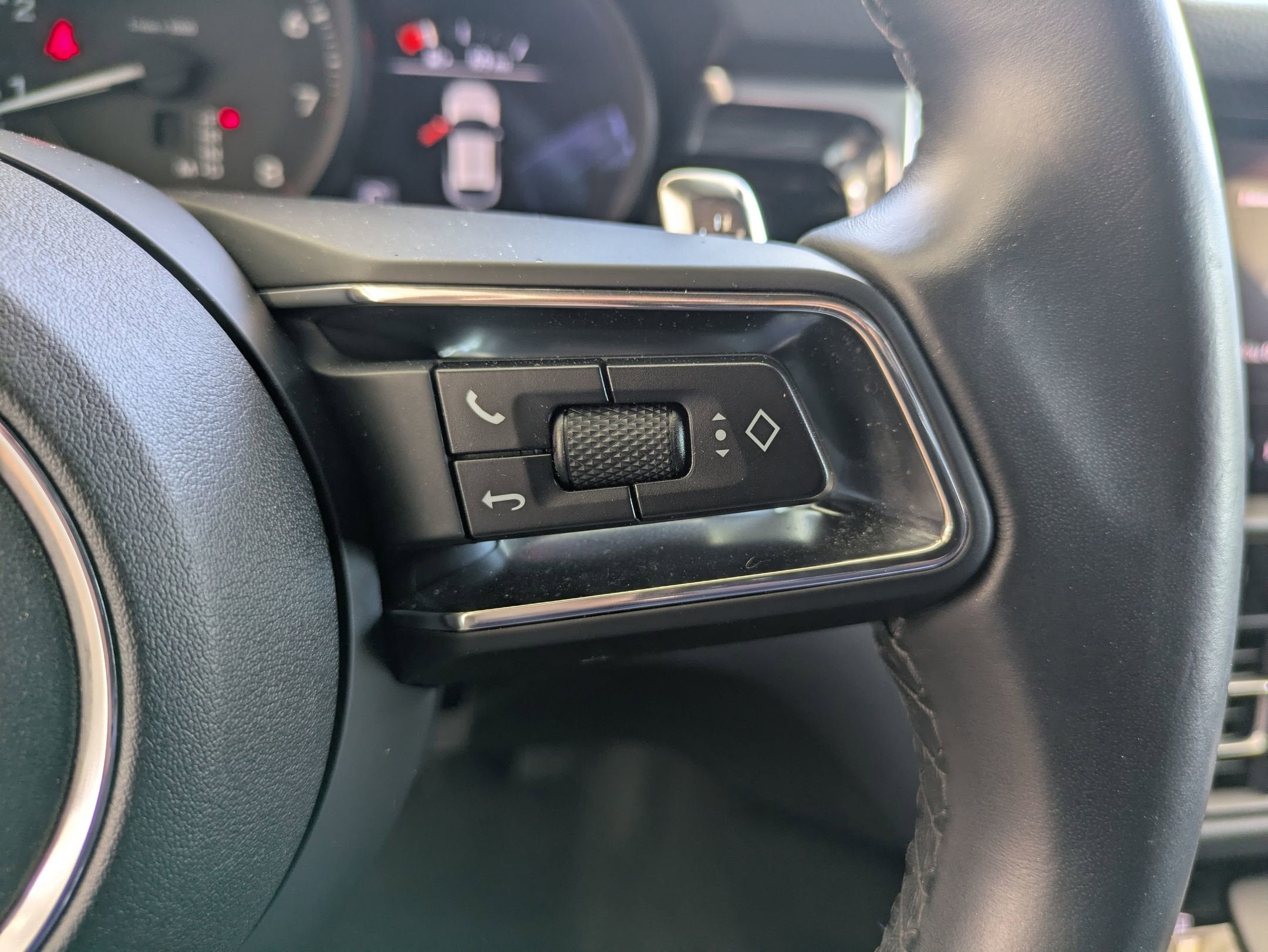 2024 Porsche Macan T