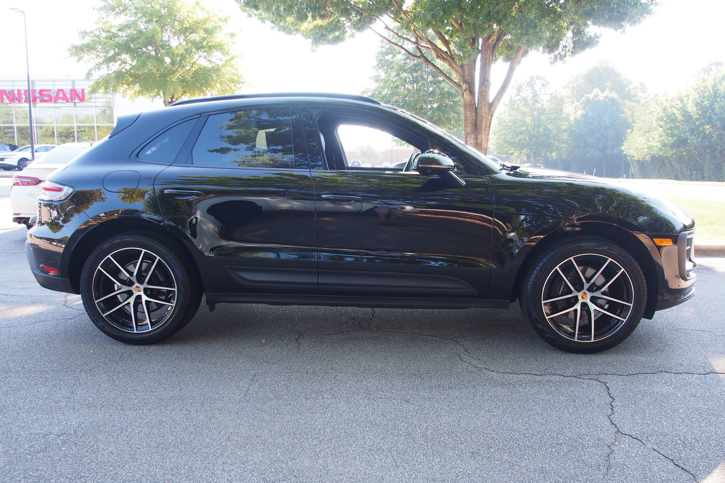2023 Porsche Macan Base