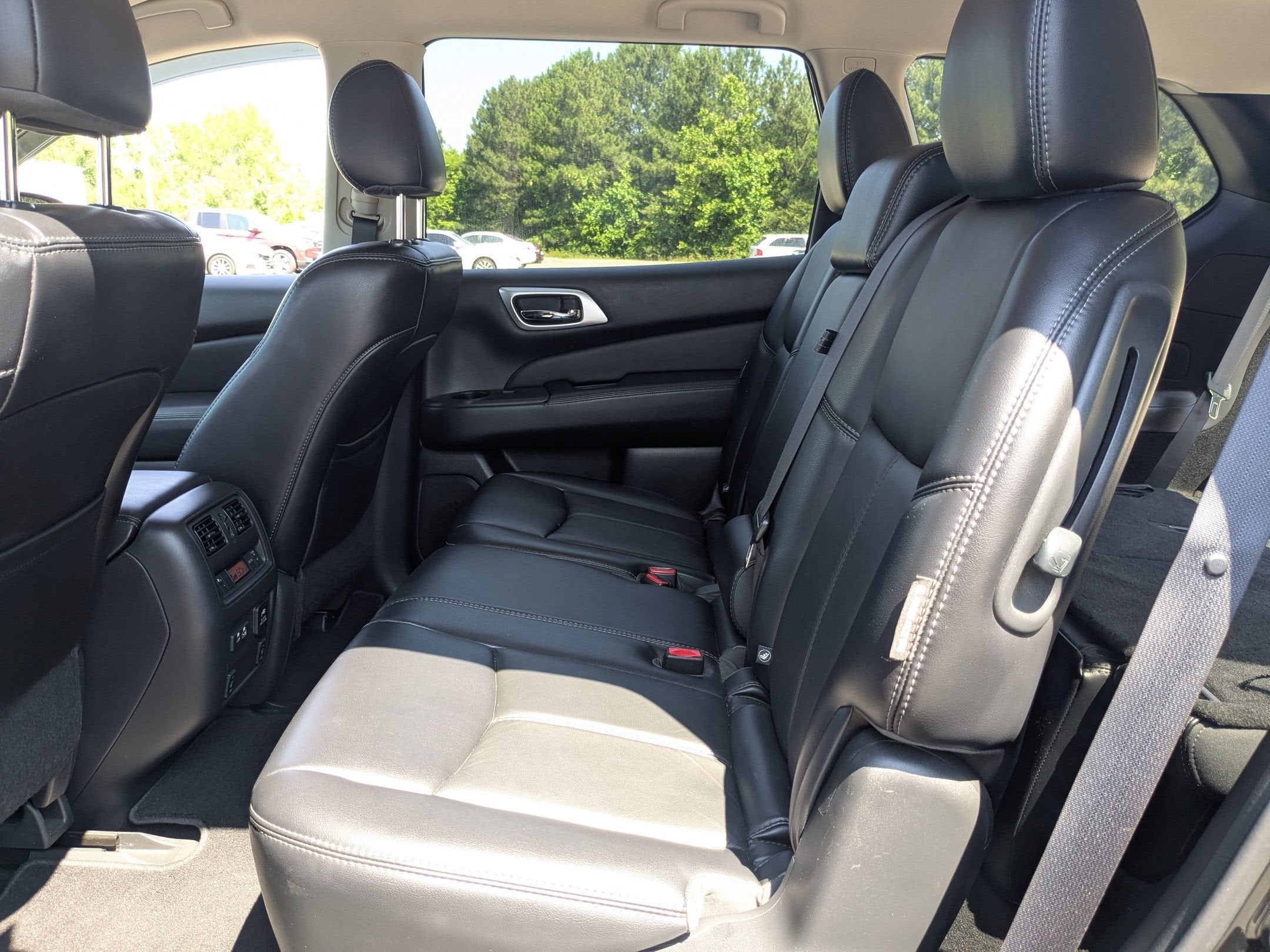 2019 Nissan Pathfinder SL