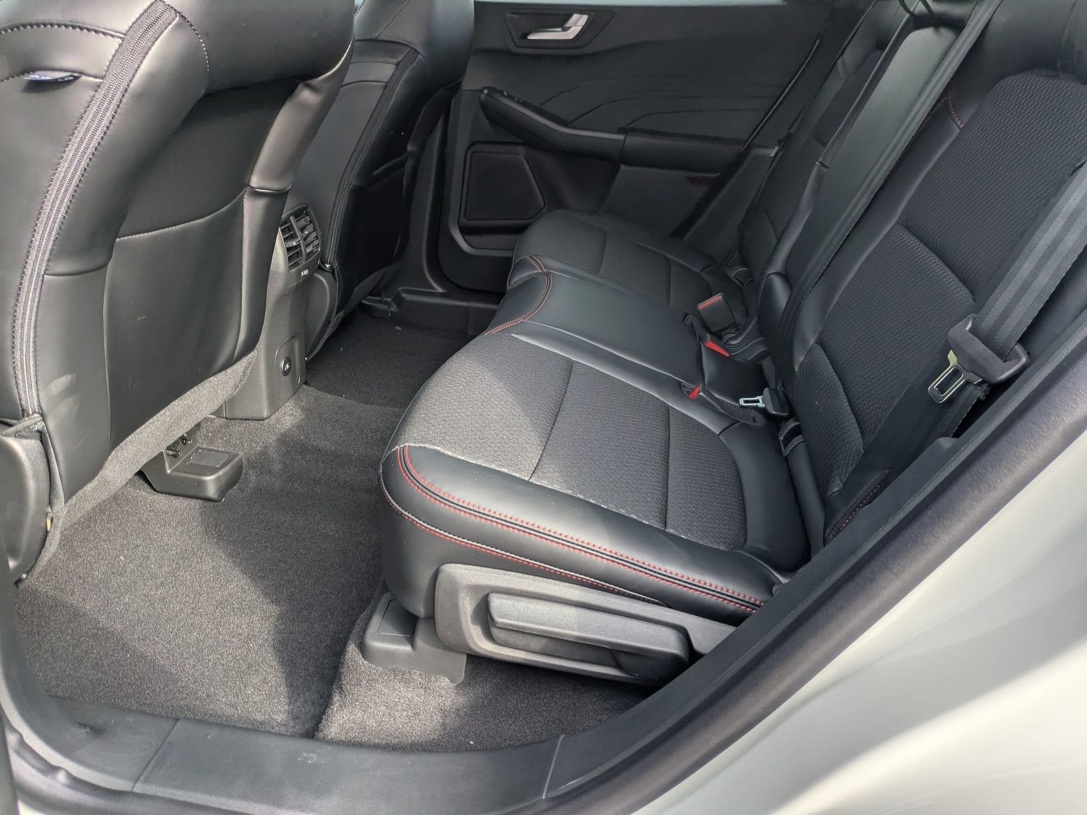 2026 Ford Escape ST-Line Elite