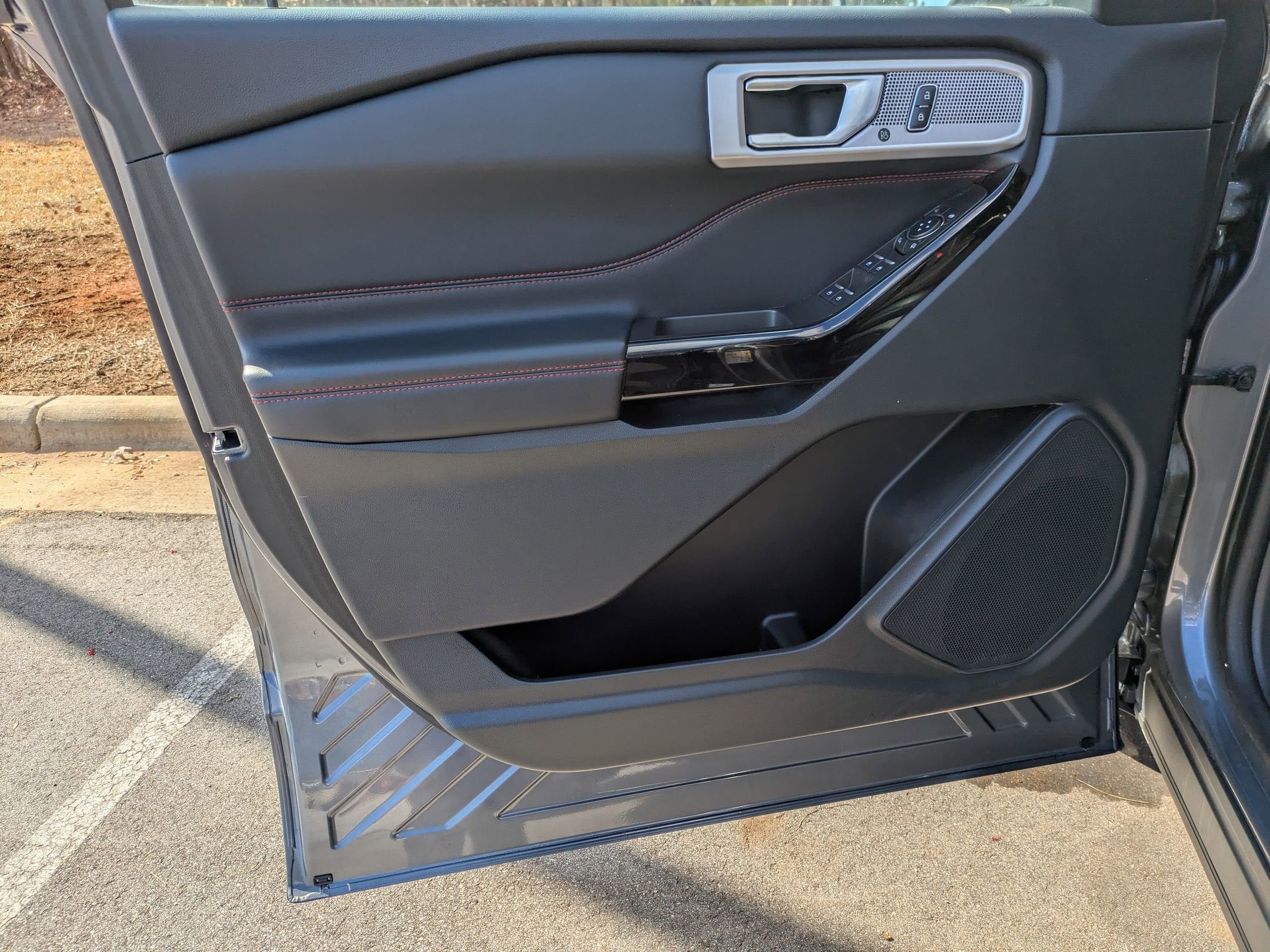 2024 Ford Explorer ST-Line