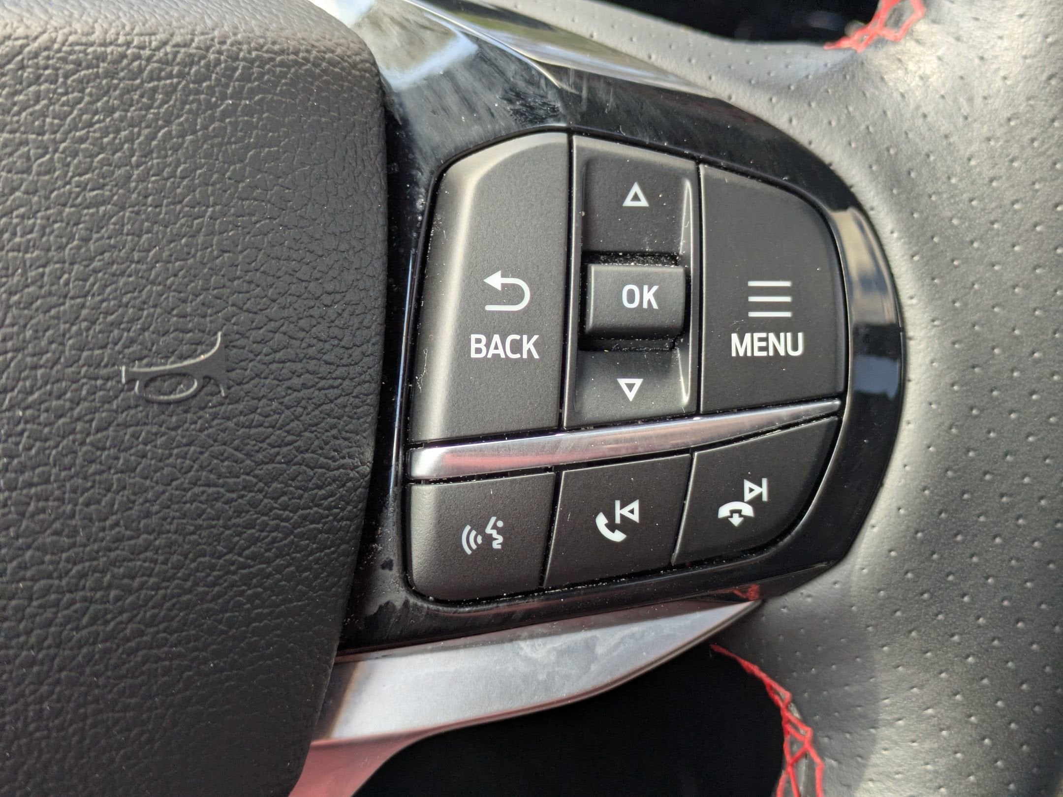 2024 Ford Explorer ST-Line