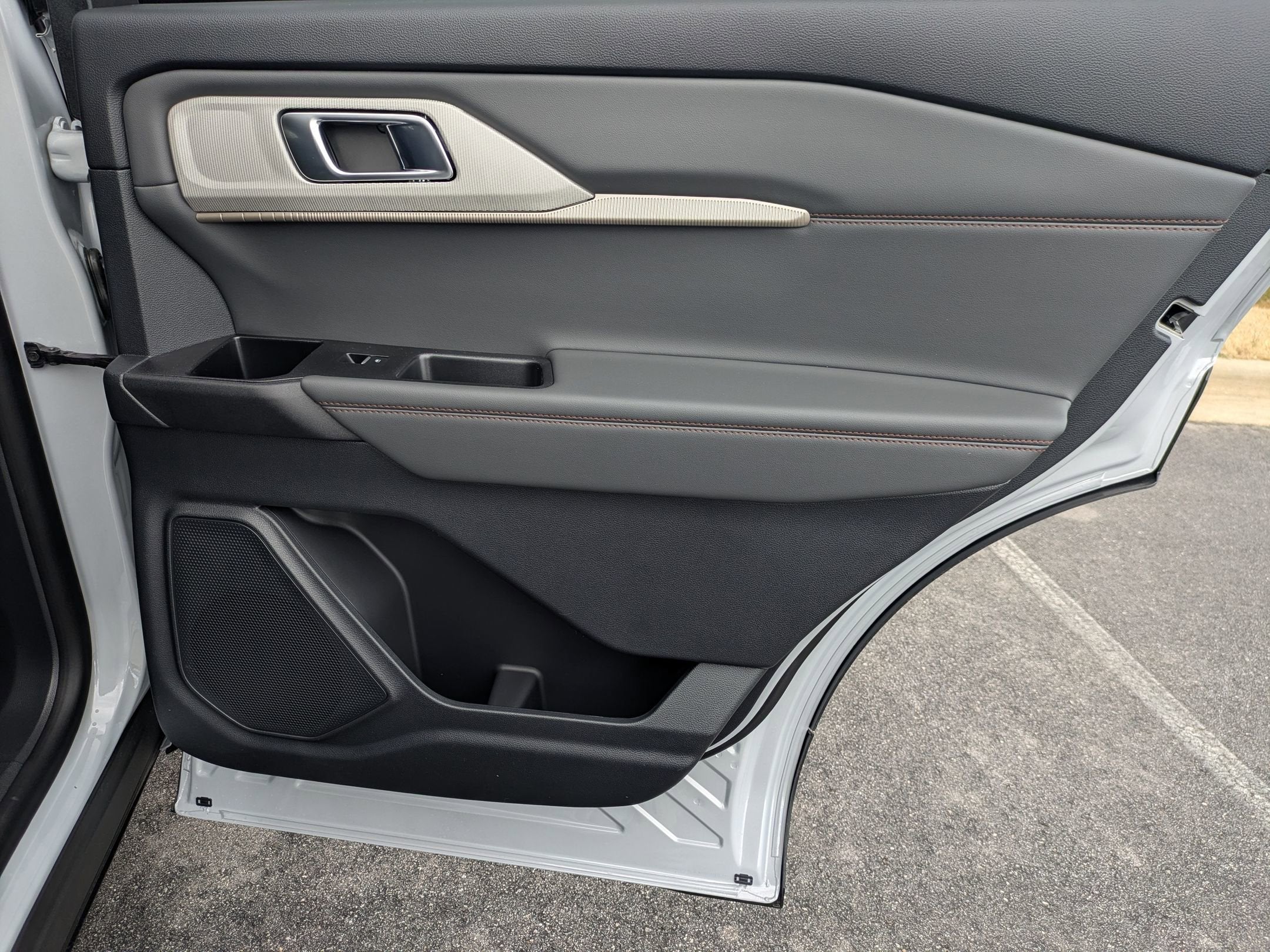 2026 Ford Explorer Active w/200A Pkg