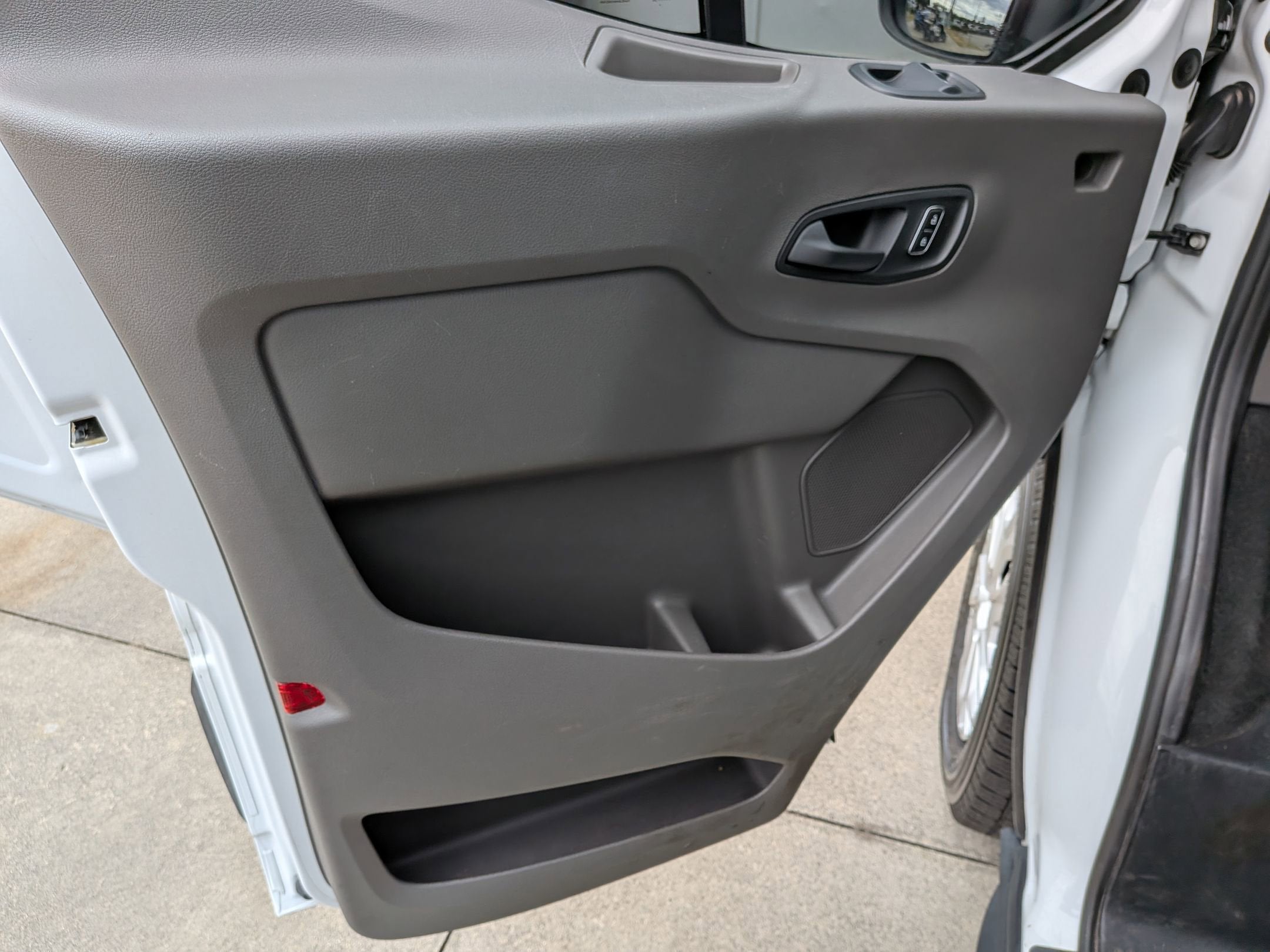 2024 Ford Transit Passenger Wagon XLT
