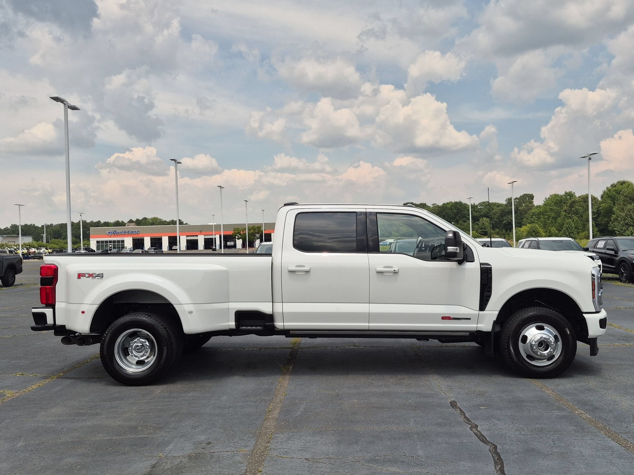 2025 Ford Super Duty F-350 DRW Platinum