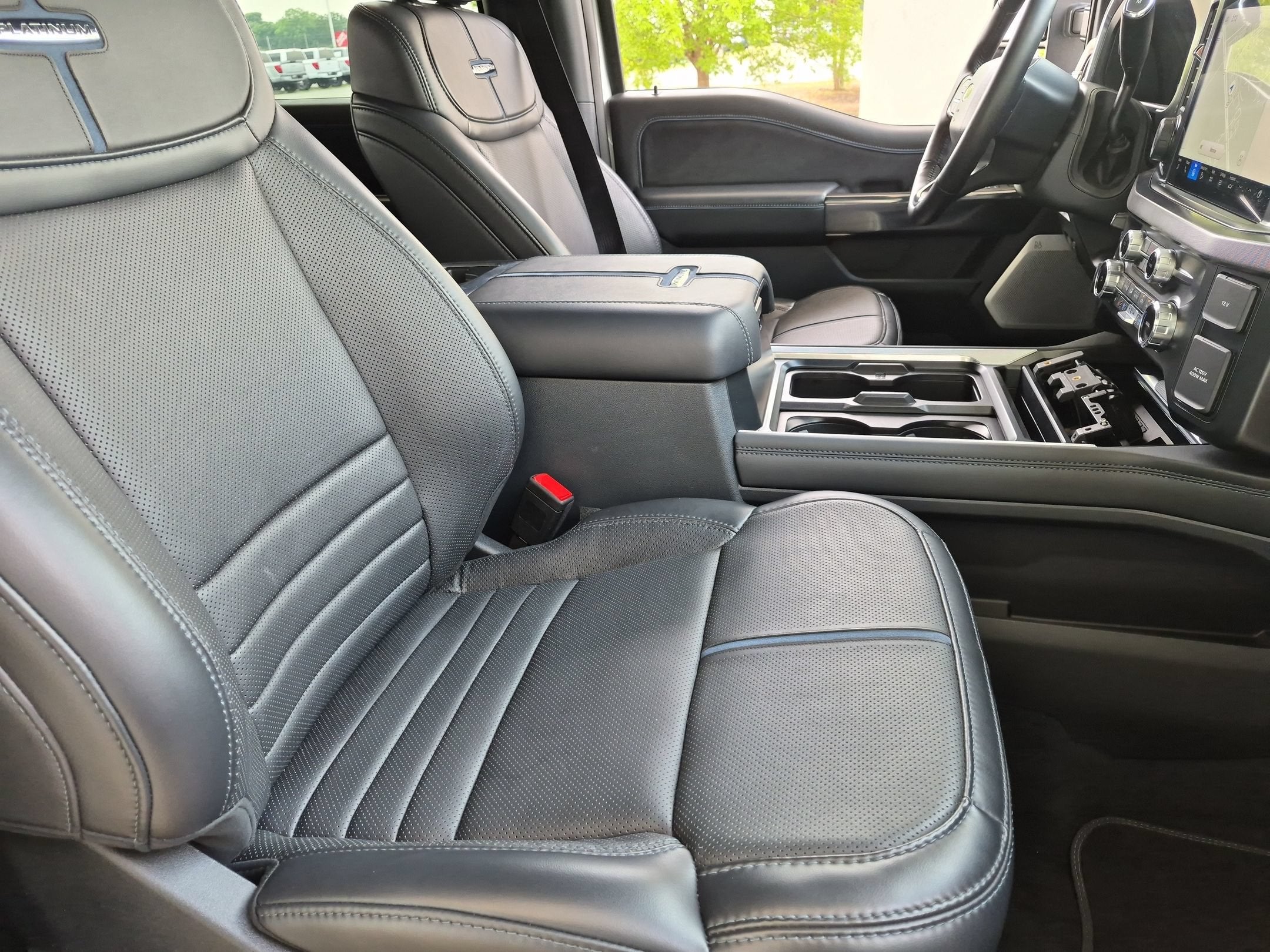 2025 Ford Super Duty F-350 DRW Platinum