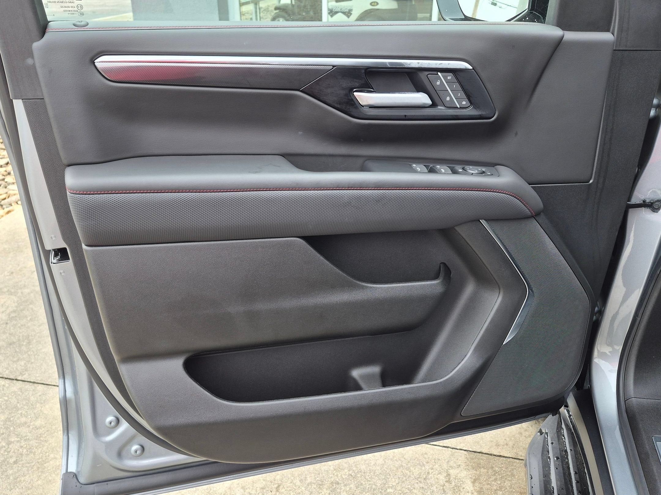 2025 Chevrolet Tahoe RST