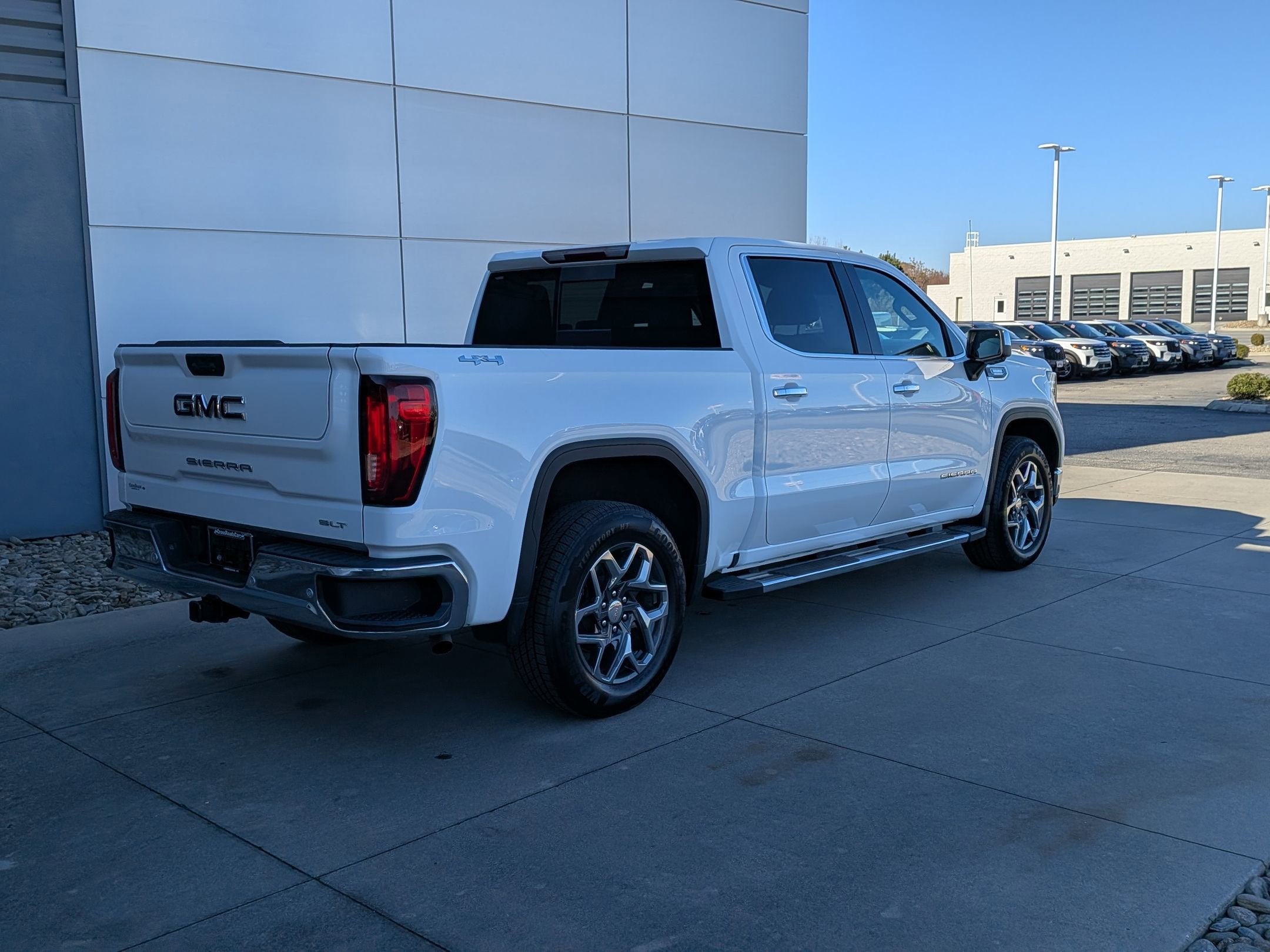 2024 GMC Sierra 1500 SLT
