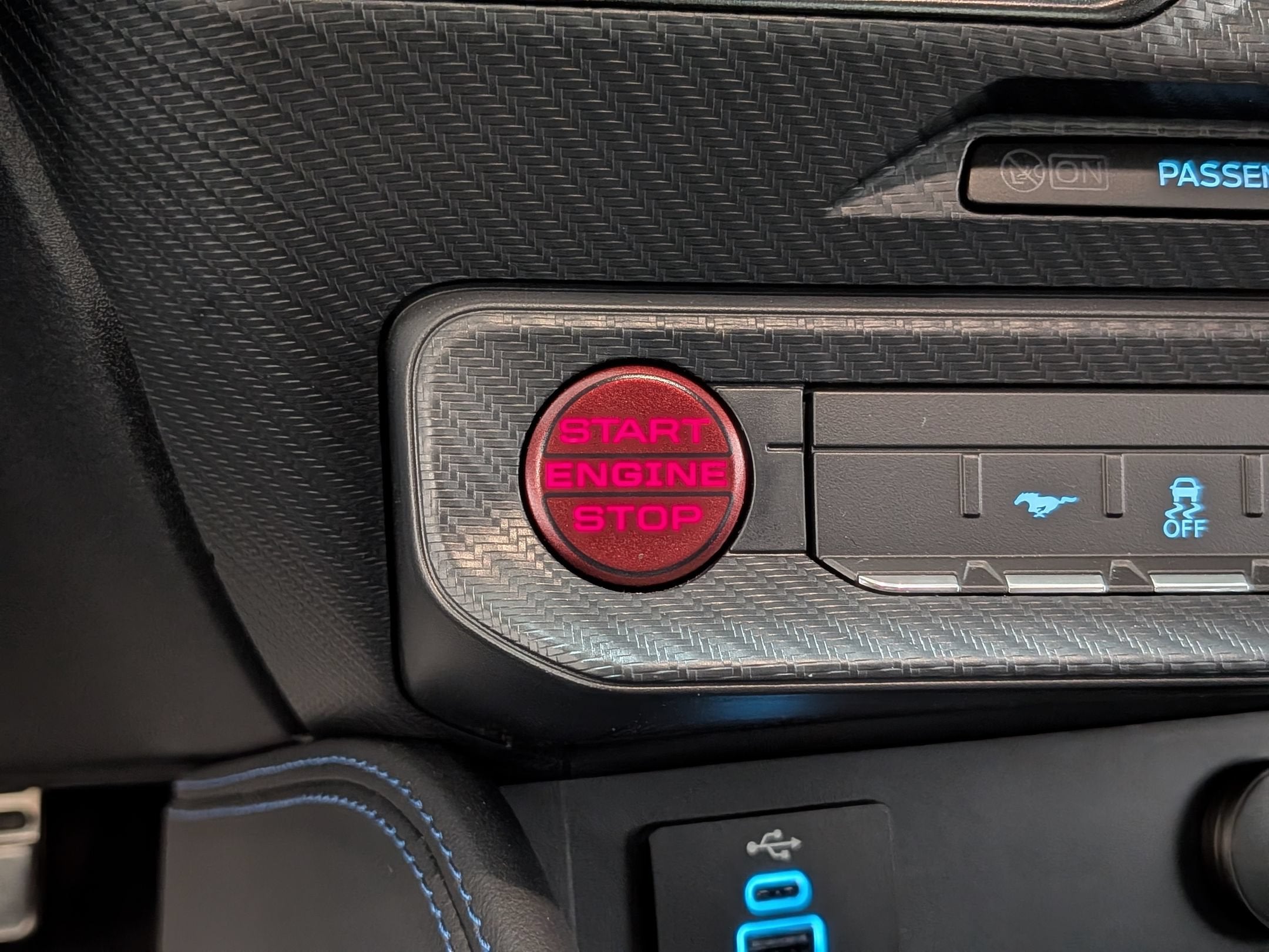 2025 Ford Mustang Dark Horse