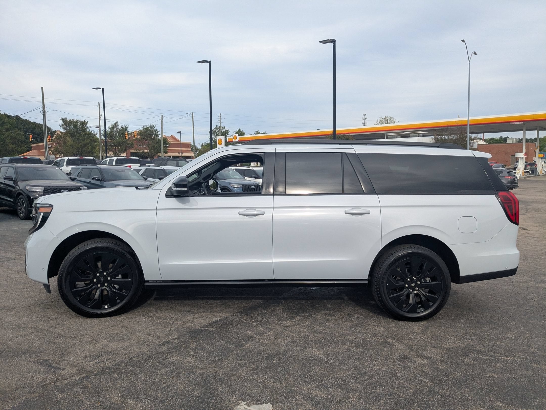2025 Ford Expedition Max Platinum