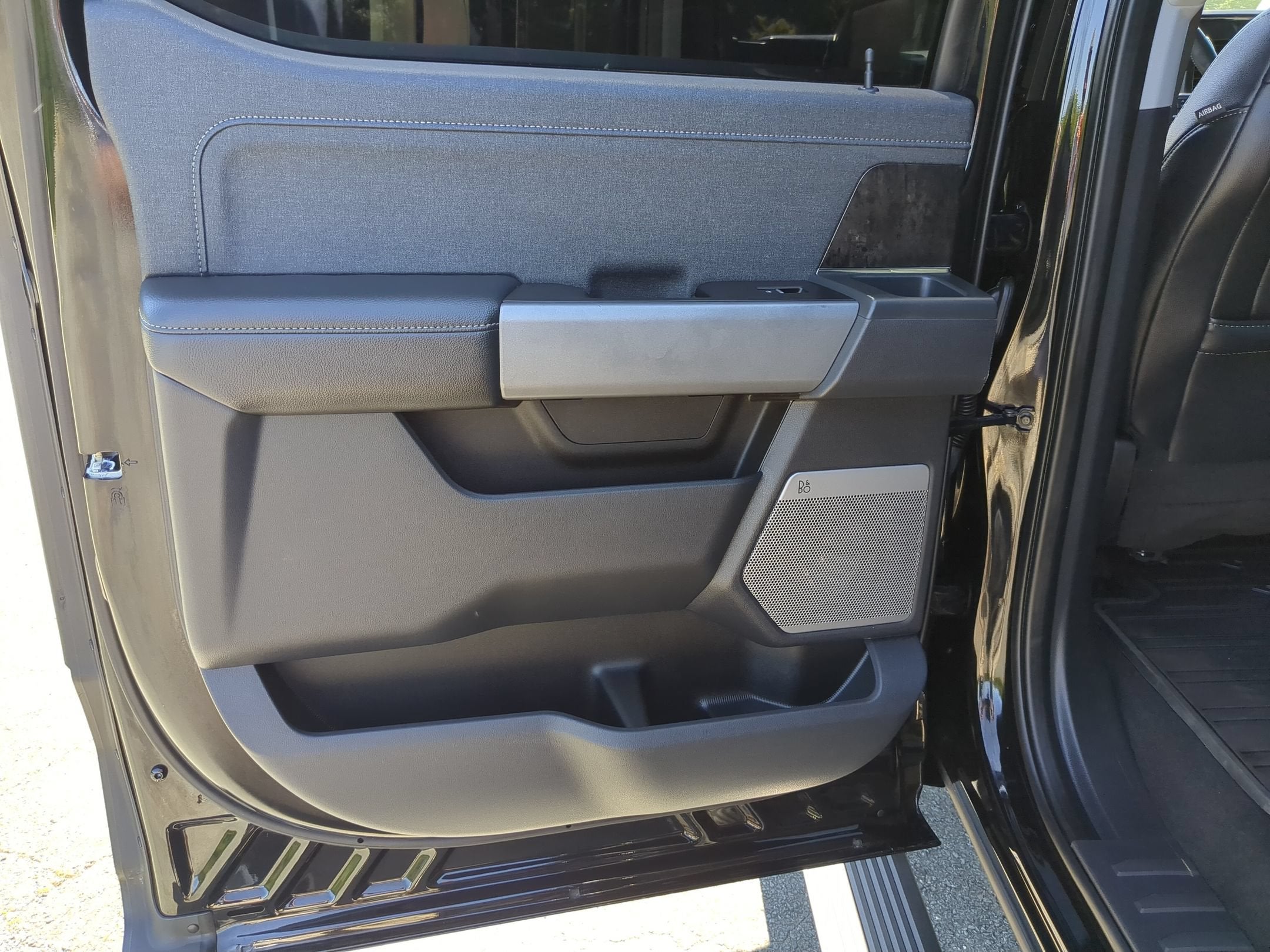 2023 Ford Super Duty F-250 SRW LARIAT