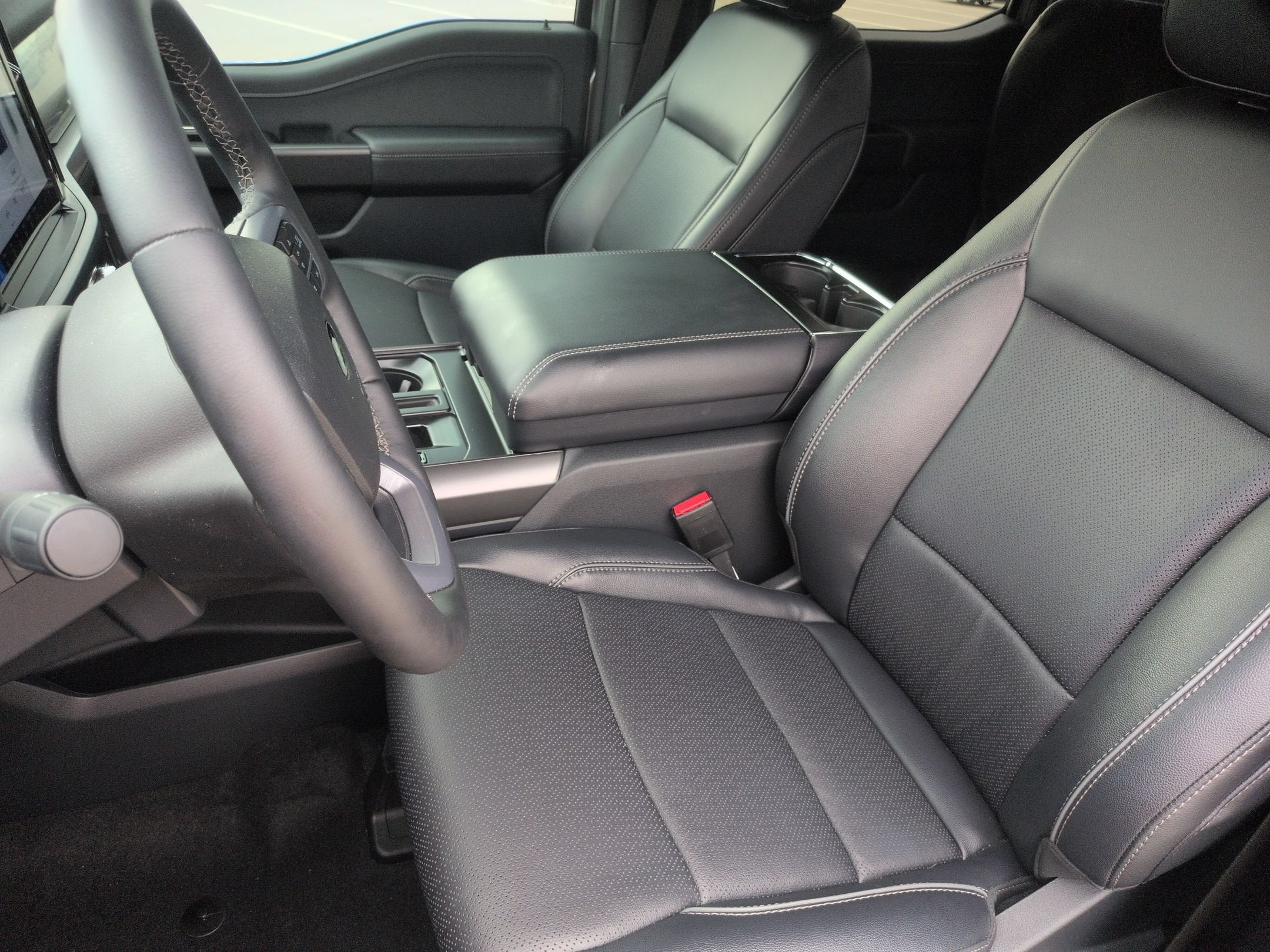2026 Ford F-150 LARIAT - Crossroads Courtesy Demo