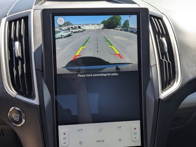 2022 Ford Edge SE