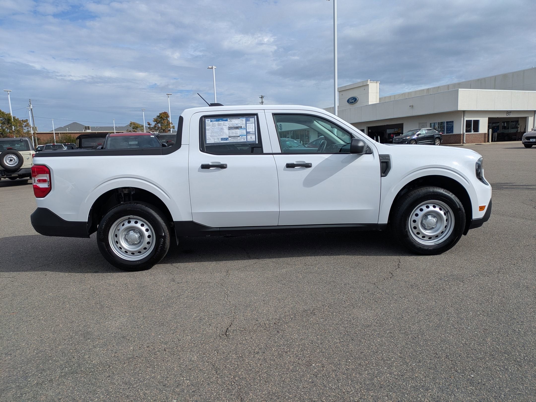 2025 Ford Maverick XL