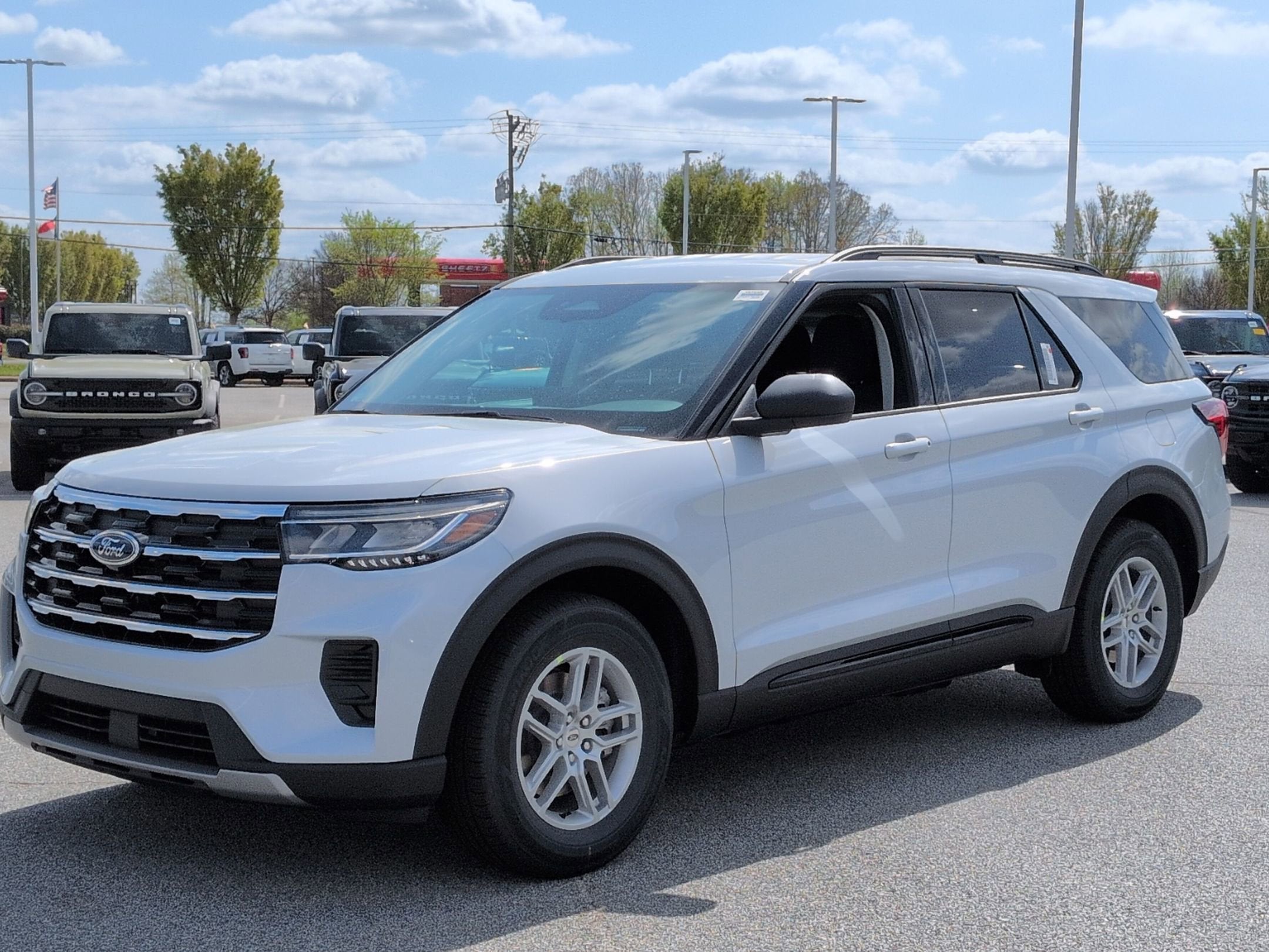 2026 Ford Explorer Active w/200A Pkg