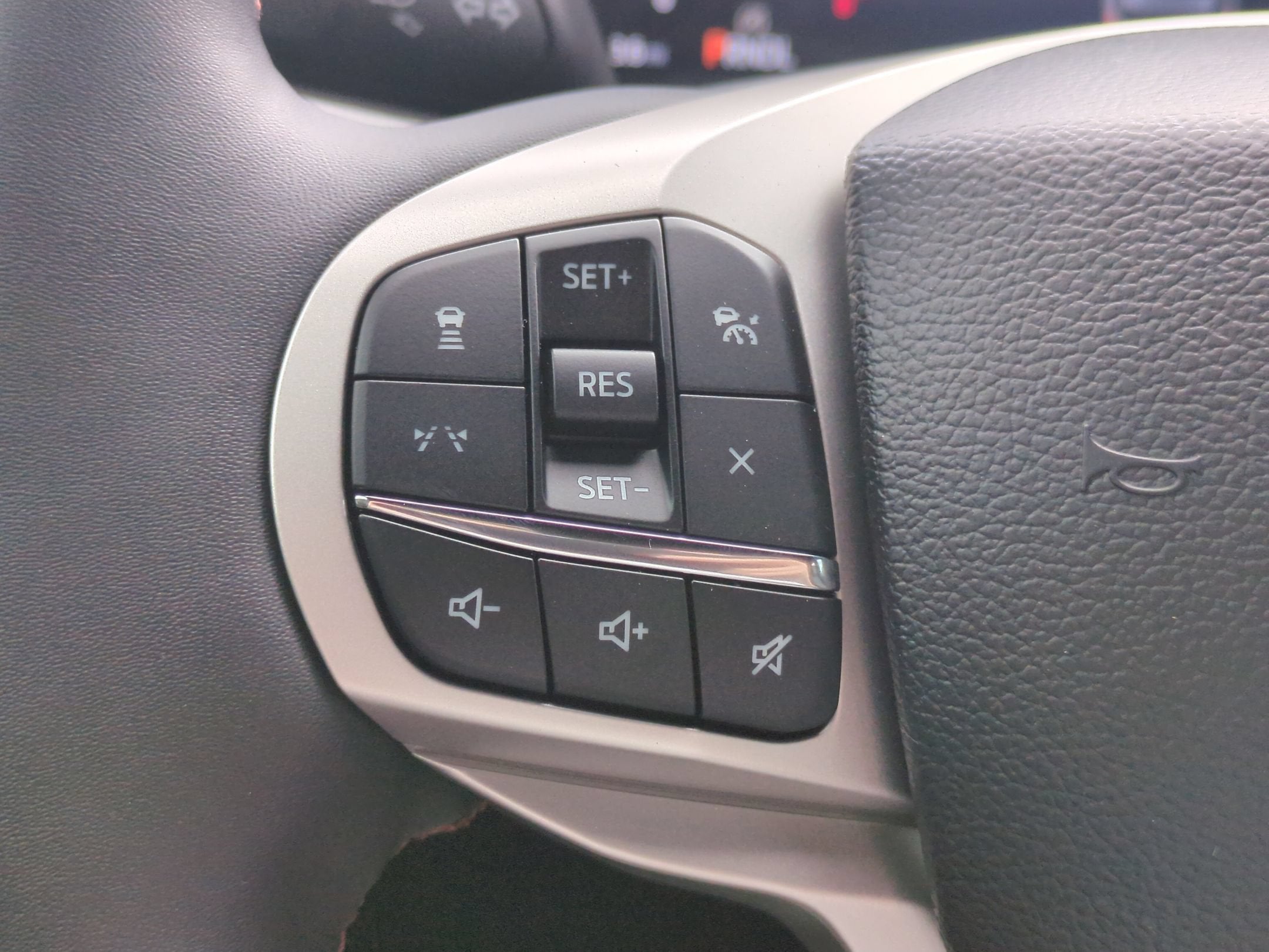 2027 Ford Explorer Active w/200A Pkg