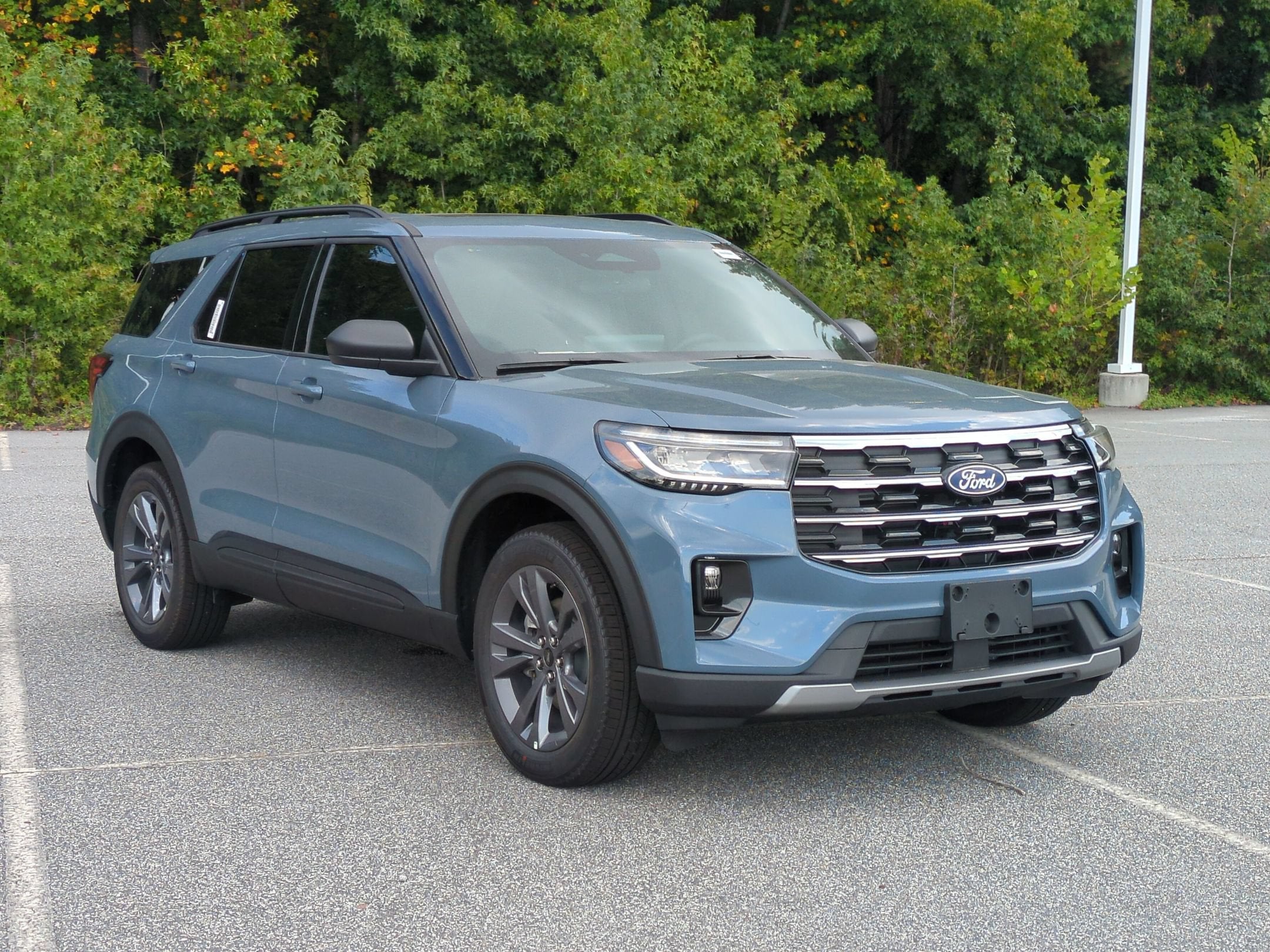 2027 Ford Explorer Active w/200A Pkg