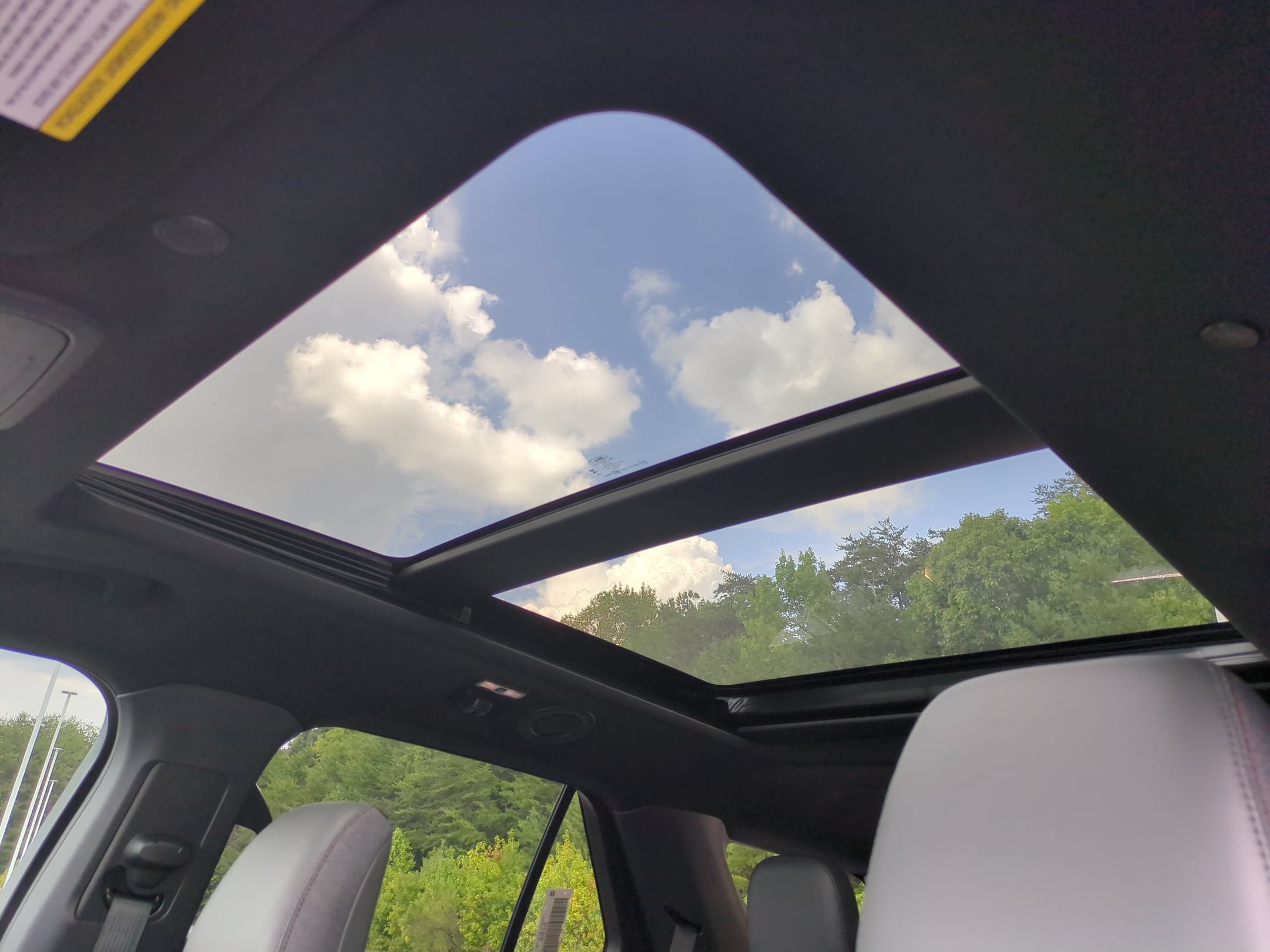 2027 Ford Explorer Active w/200A Pkg