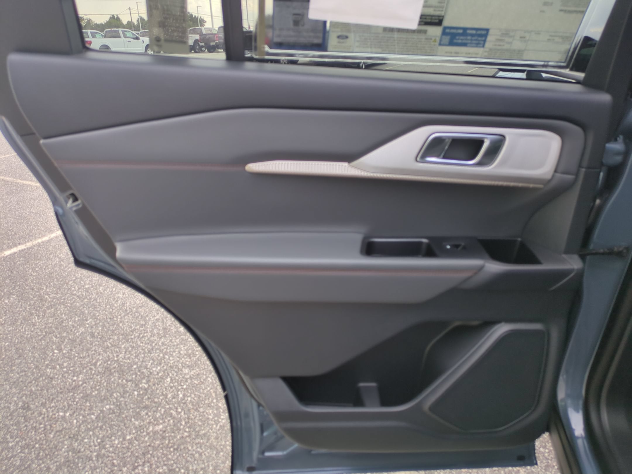 2027 Ford Explorer Active w/200A Pkg