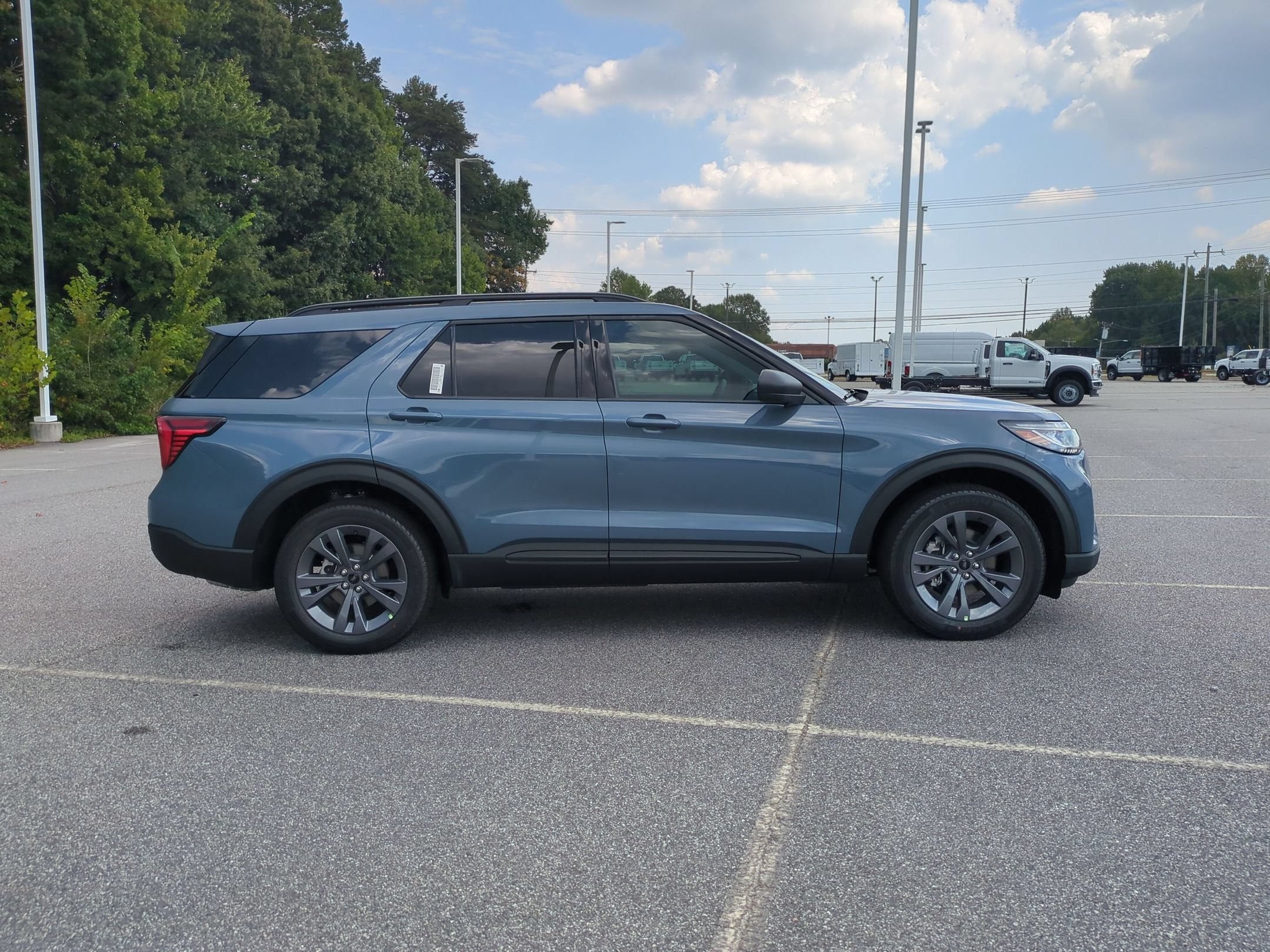 2027 Ford Explorer Active w/200A Pkg